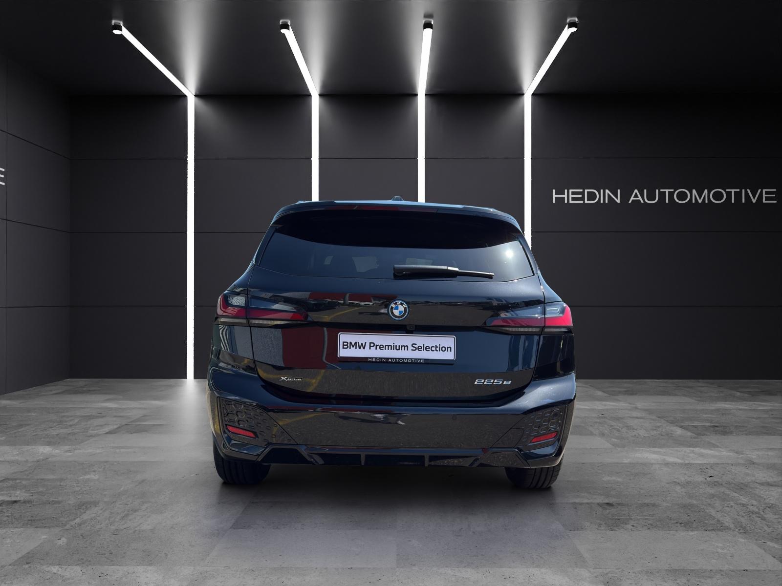 BMW 225e xDrive Active Tourer-image-4