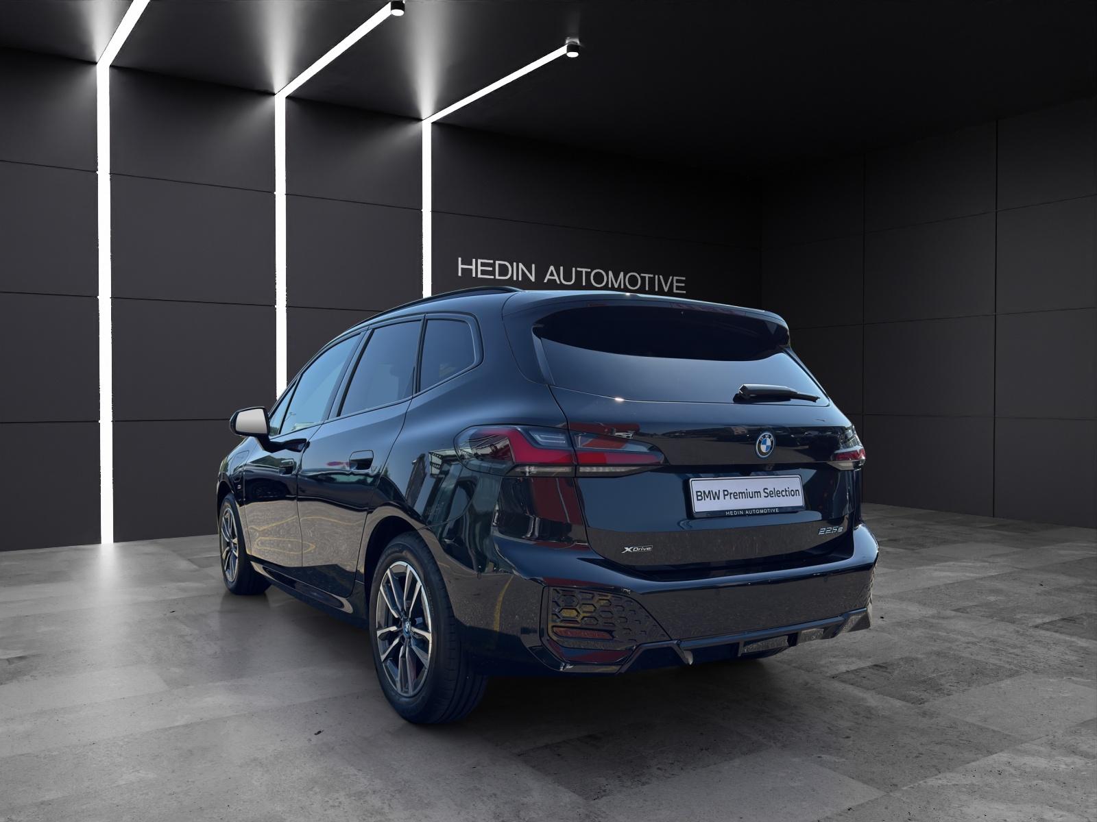 BMW 225e xDrive Active Tourer-image-3