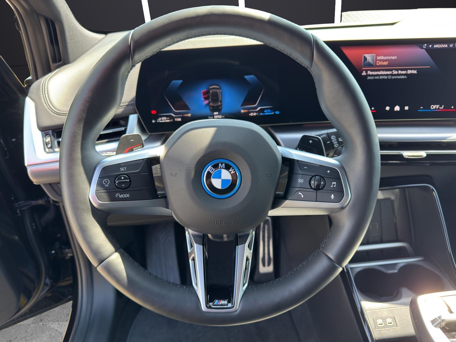 BMW 225e xDrive Active Tourer-image-14