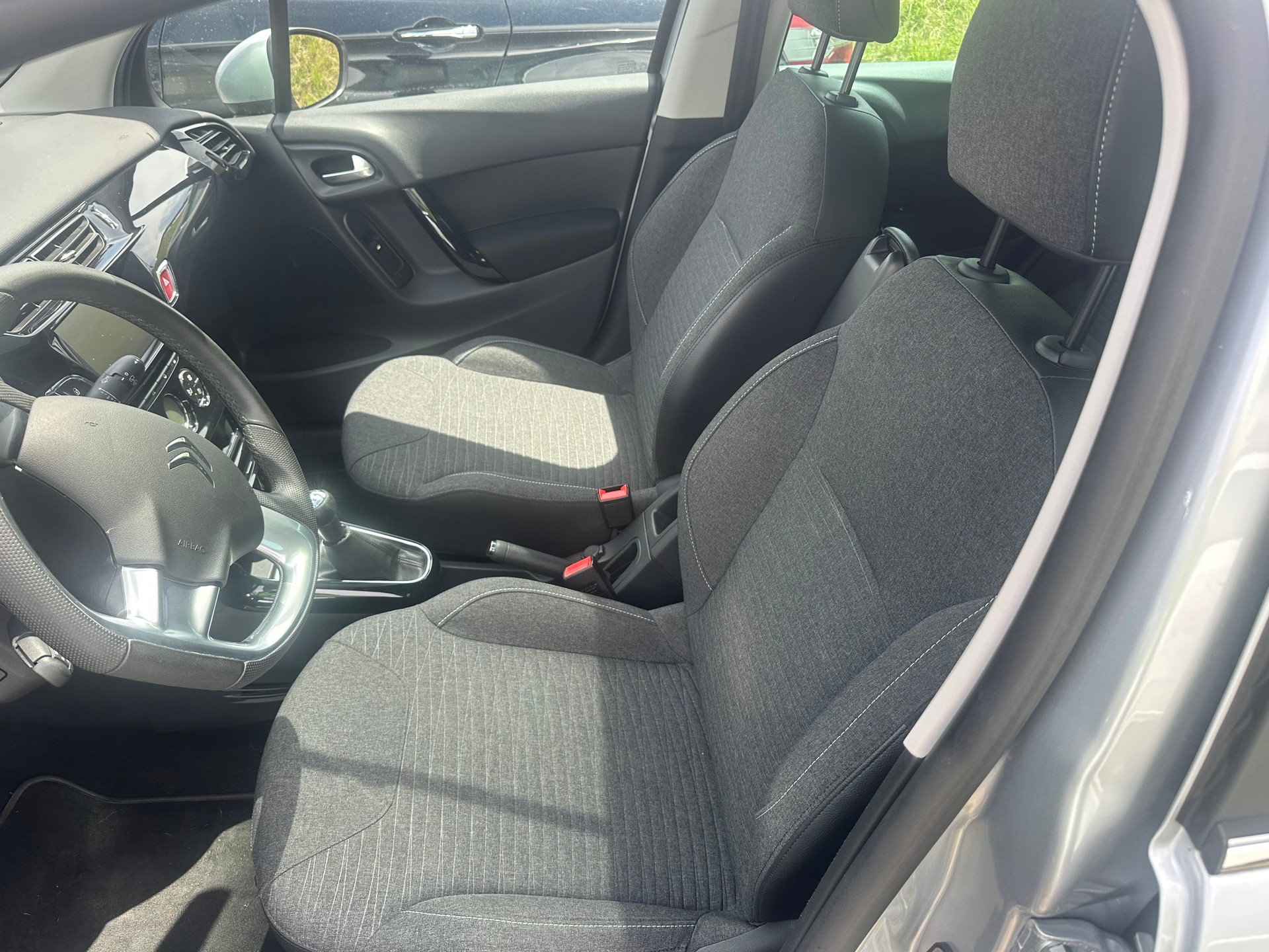 CITROEN C3 1.2i Exclusive-image-4