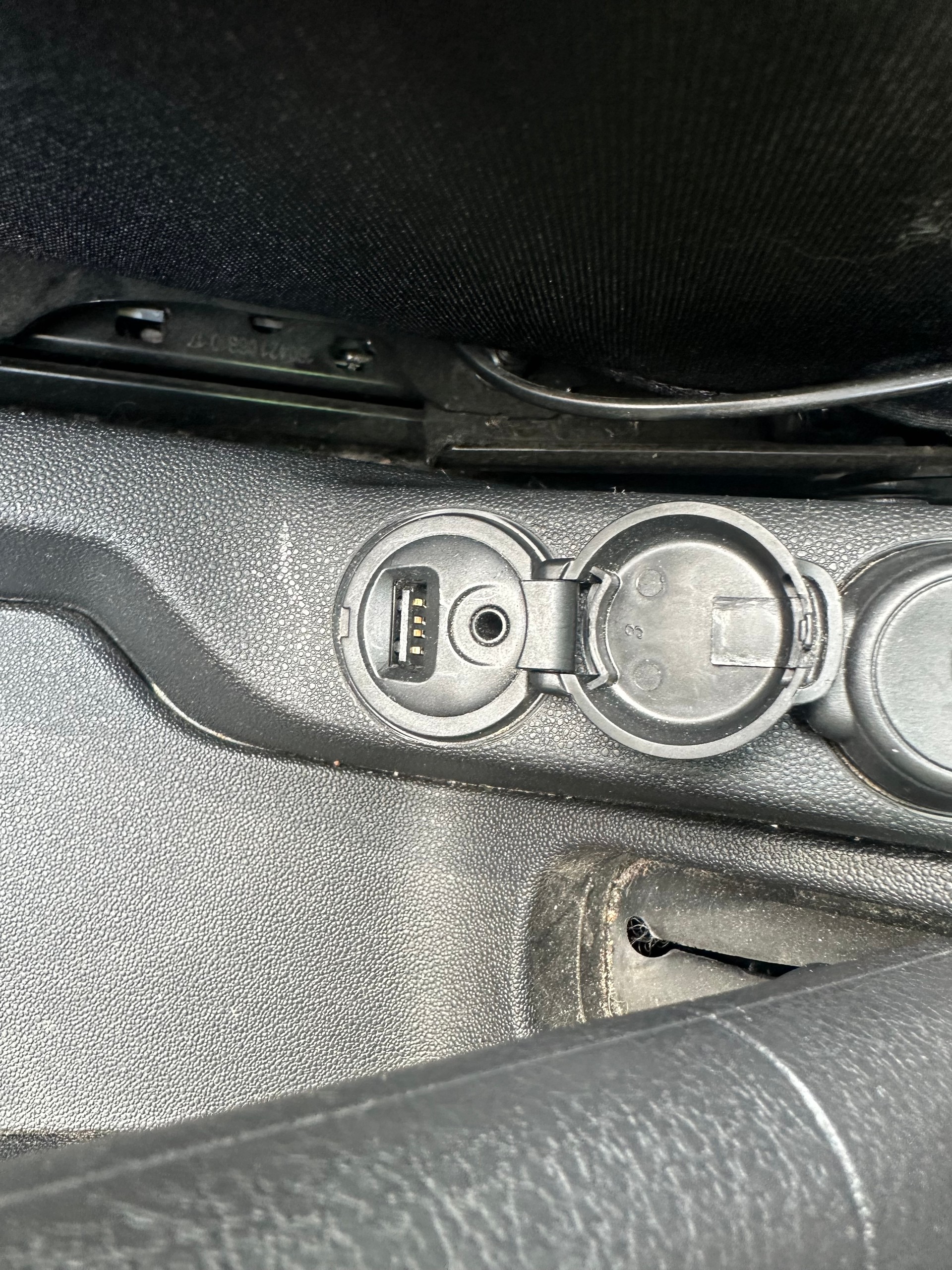 CITROEN C3 1.2i Exclusive-image-6