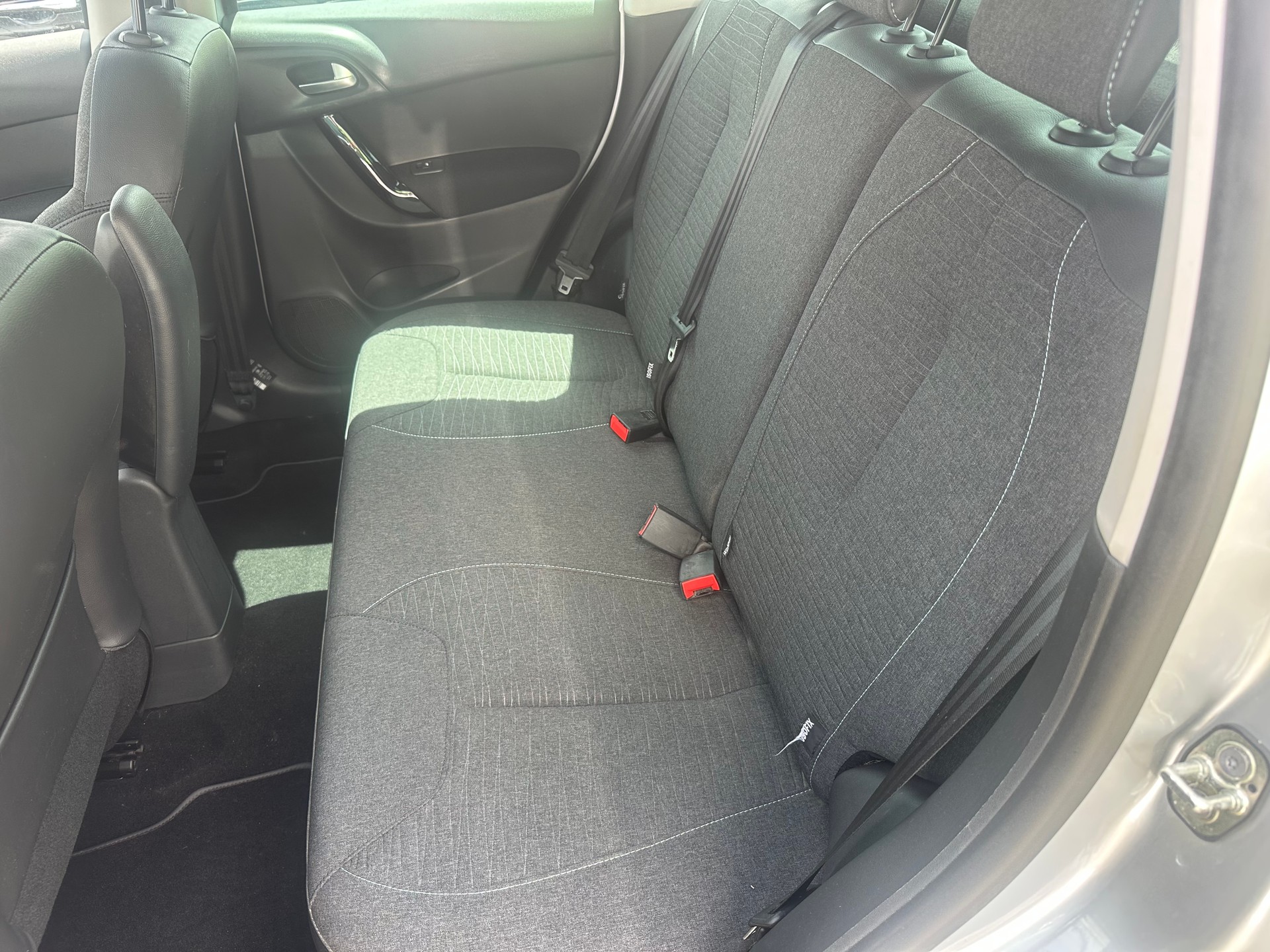 CITROEN C3 1.2i Exclusive-image-3