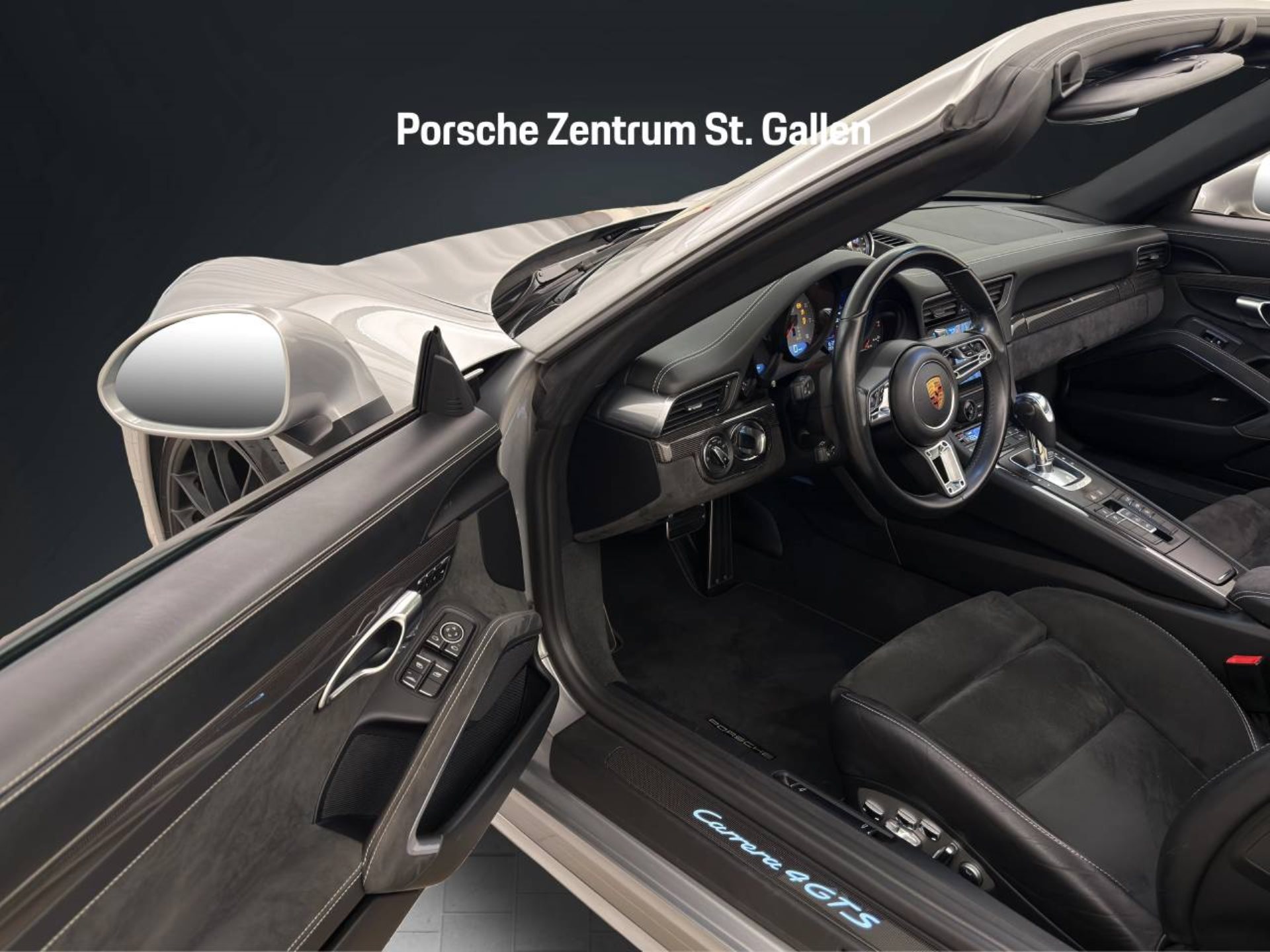 PORSCHE 911 Carrera 4 GTS Cabriolet-image-3