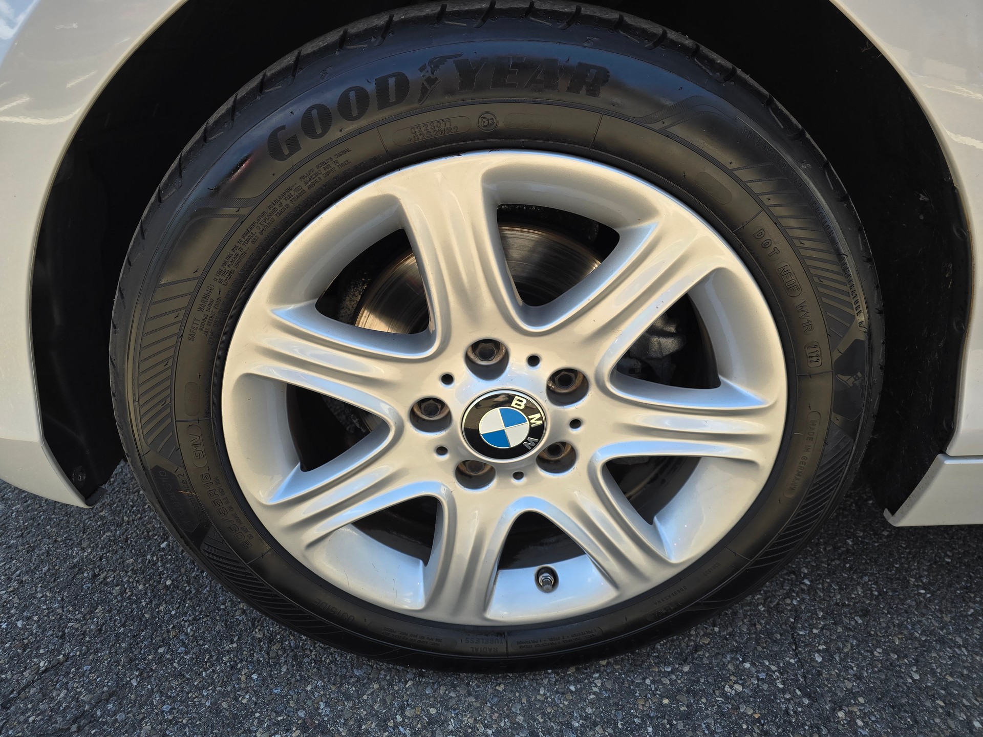 BMW 116i-image-18