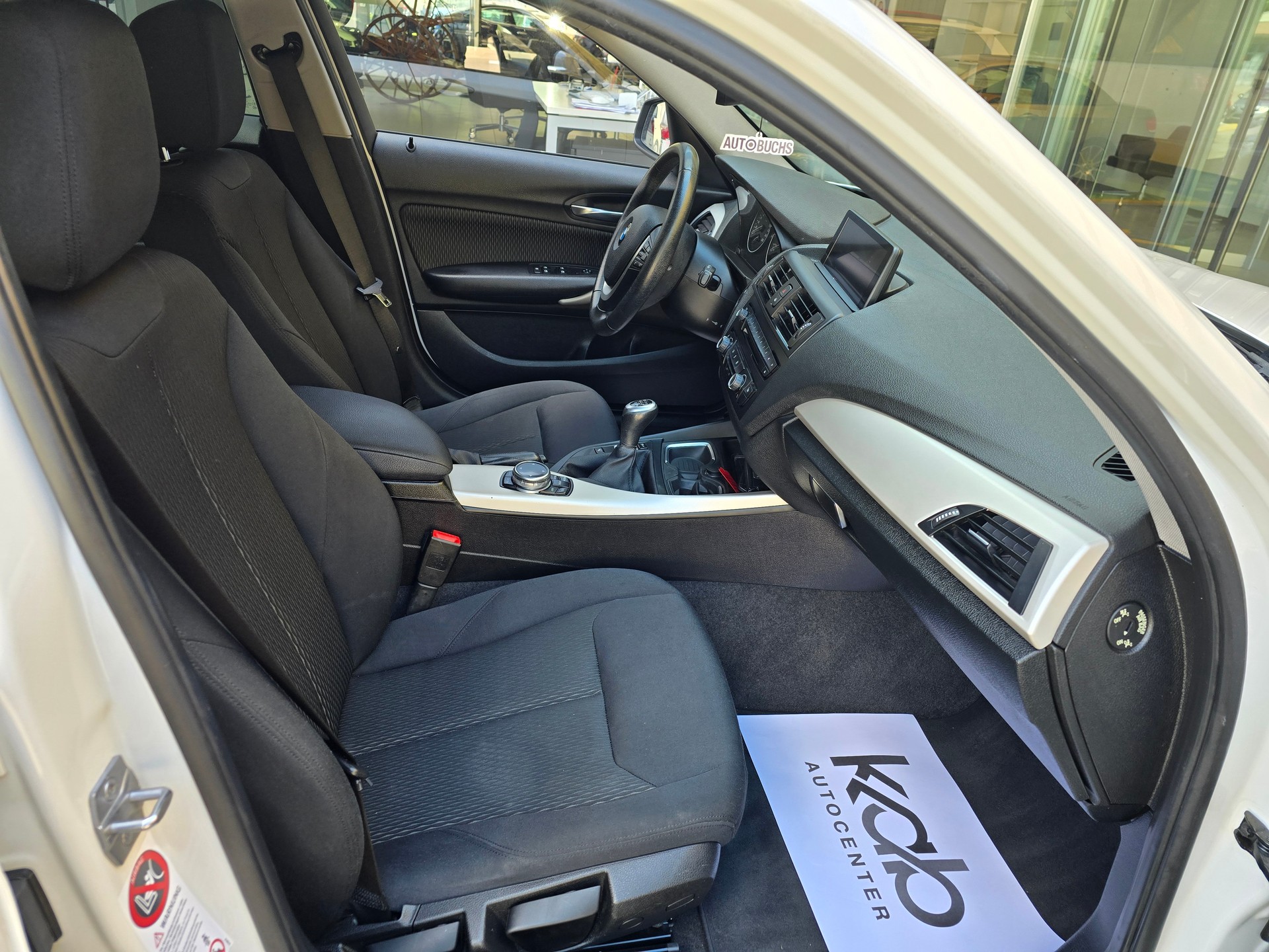 BMW 116i-image-7