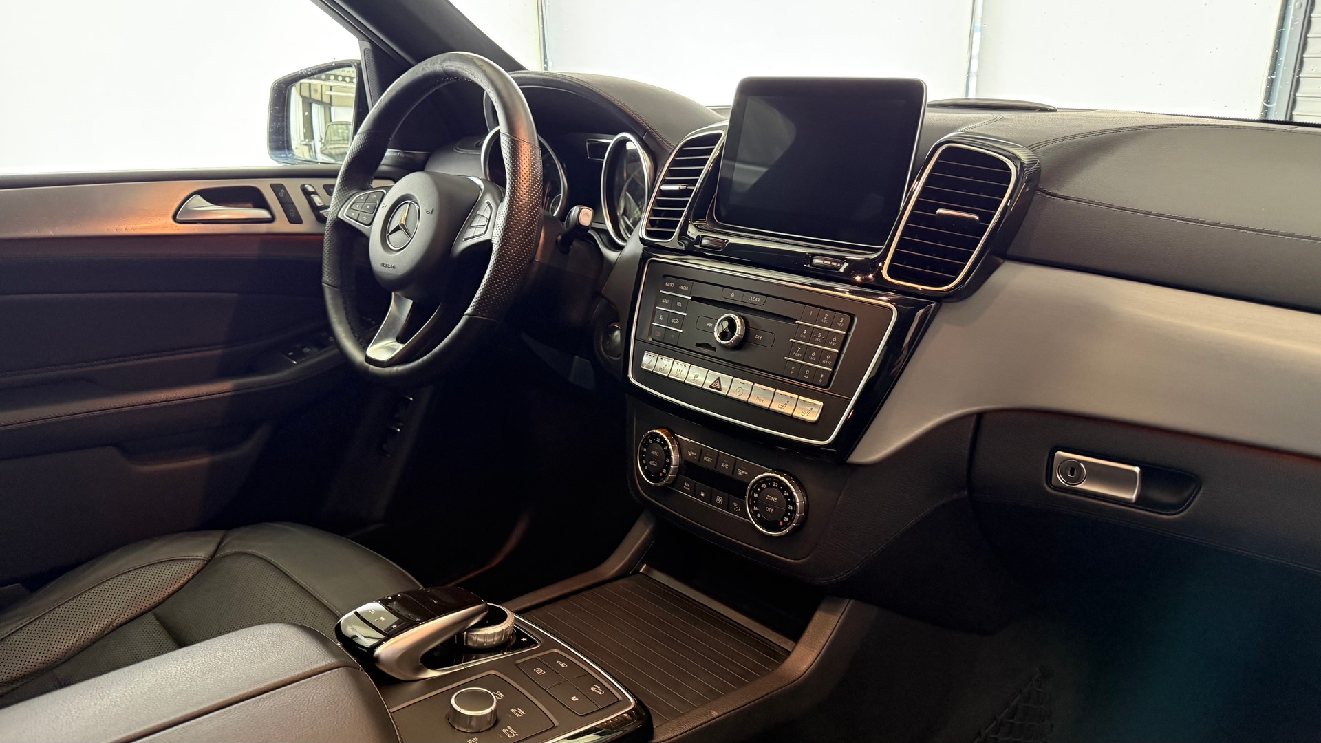 MERCEDES-BENZ GLE 43 AMG-image-4