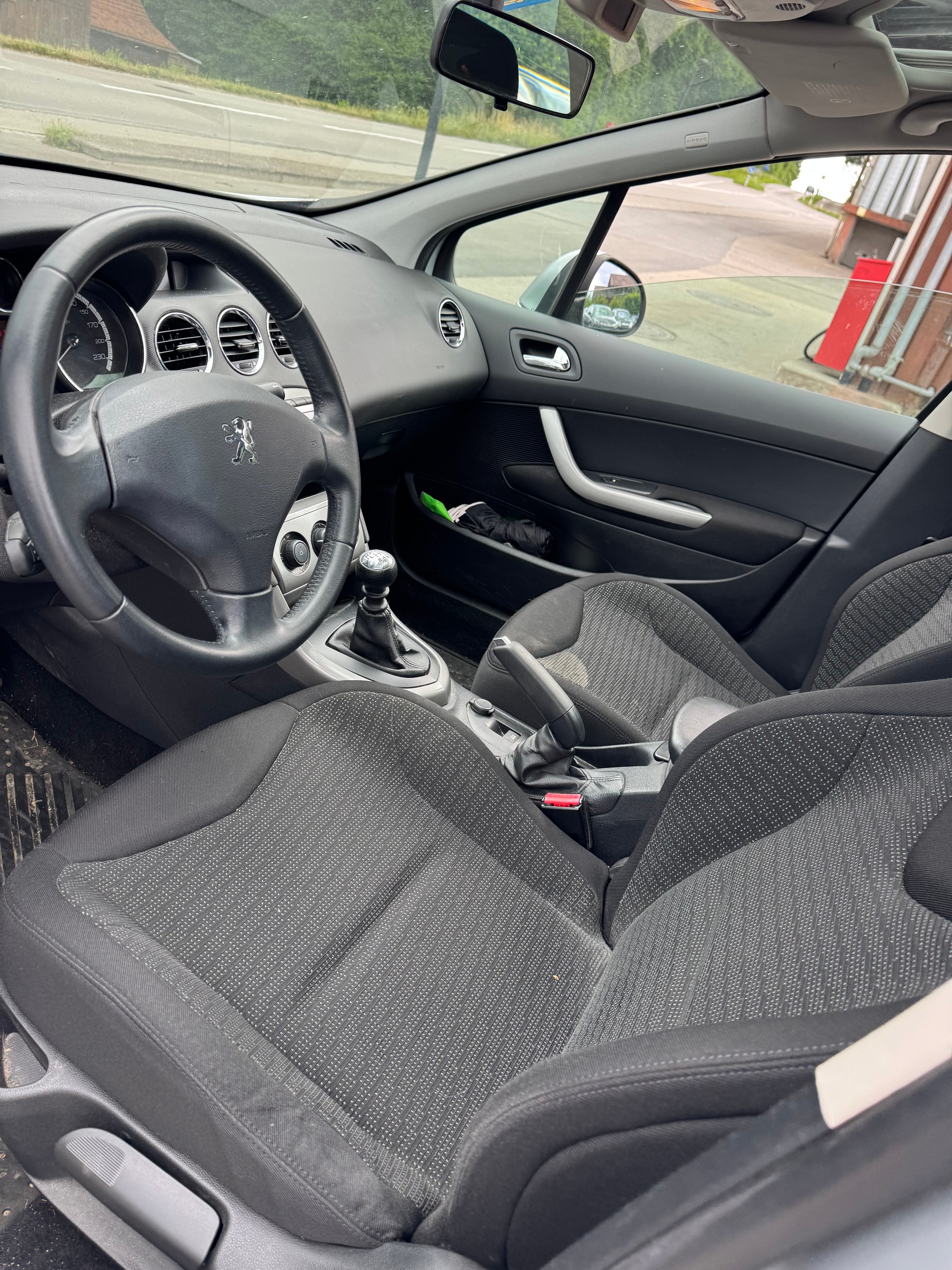 PEUGEOT 308 SW 1.6 HDI Trendy-image-6