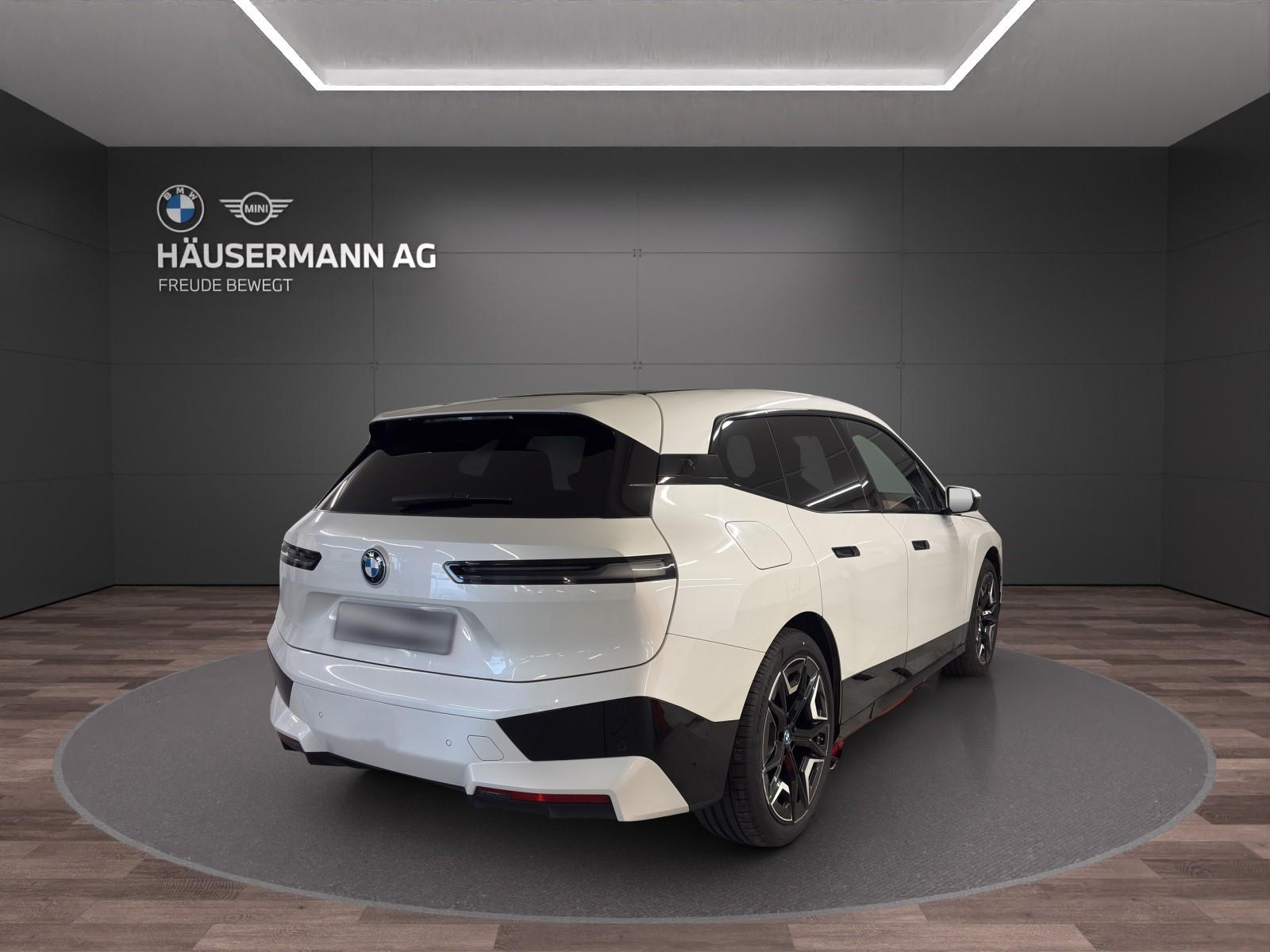 BMW iX xDrive50 SPORTPAKET-image-4