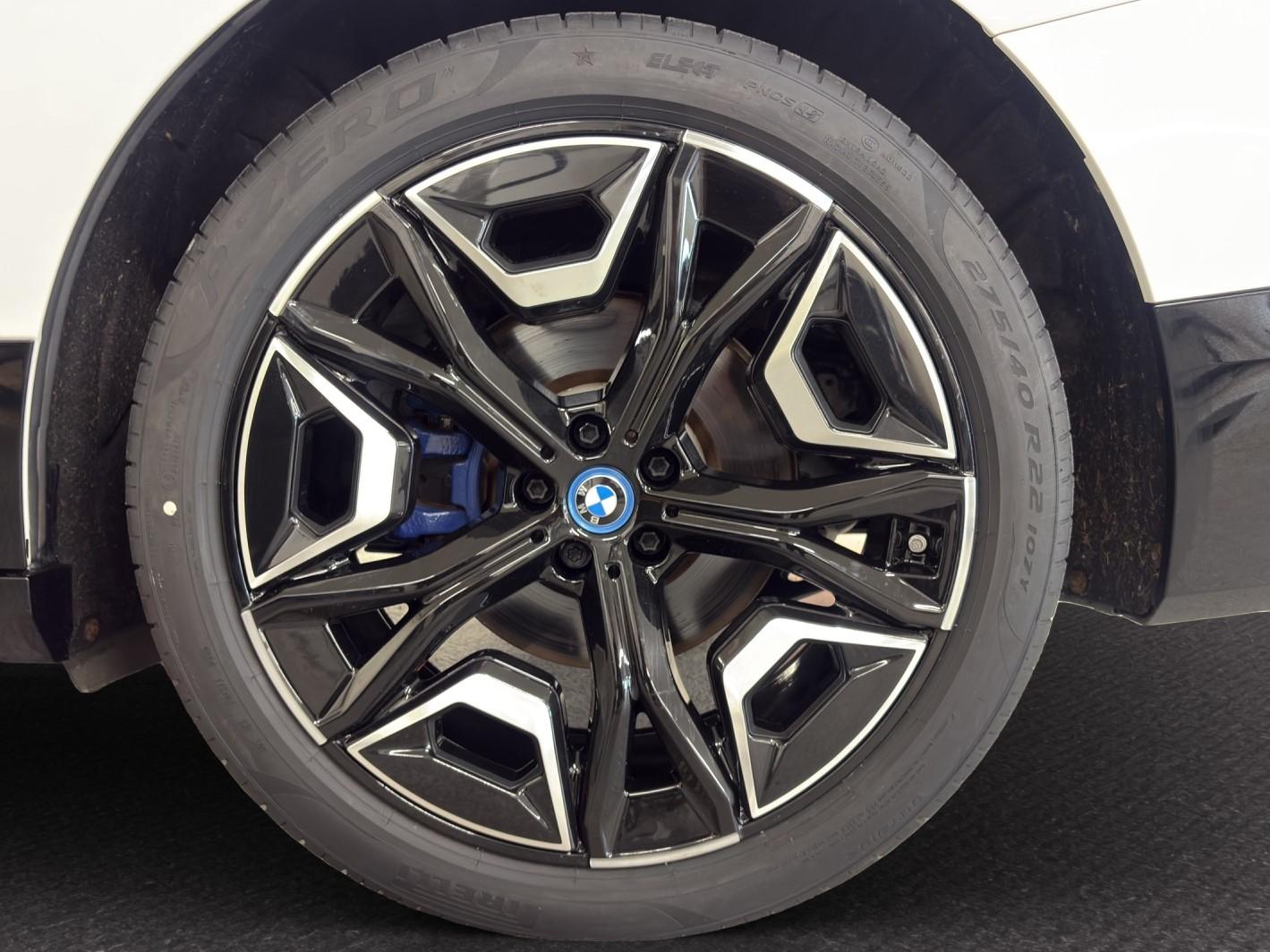 BMW iX xDrive50 SPORTPAKET-image-11