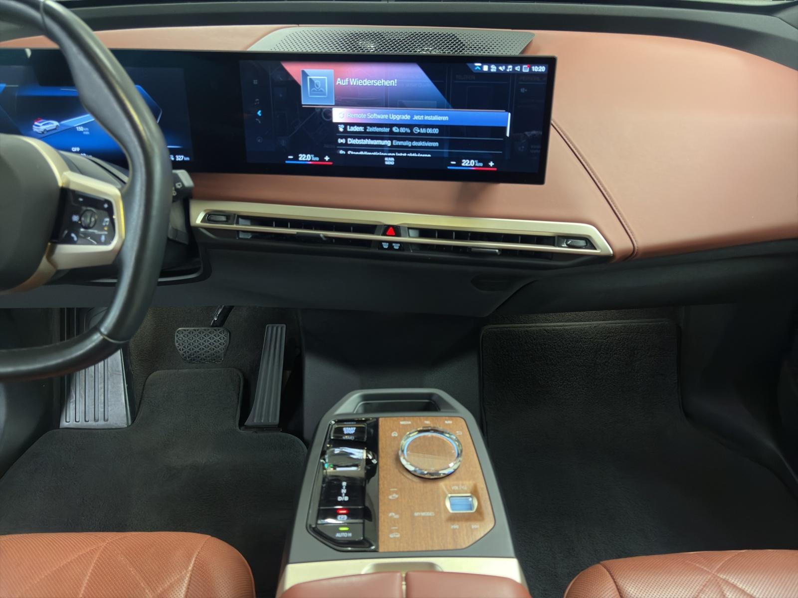 BMW iX xDrive50 SPORTPAKET-image-16