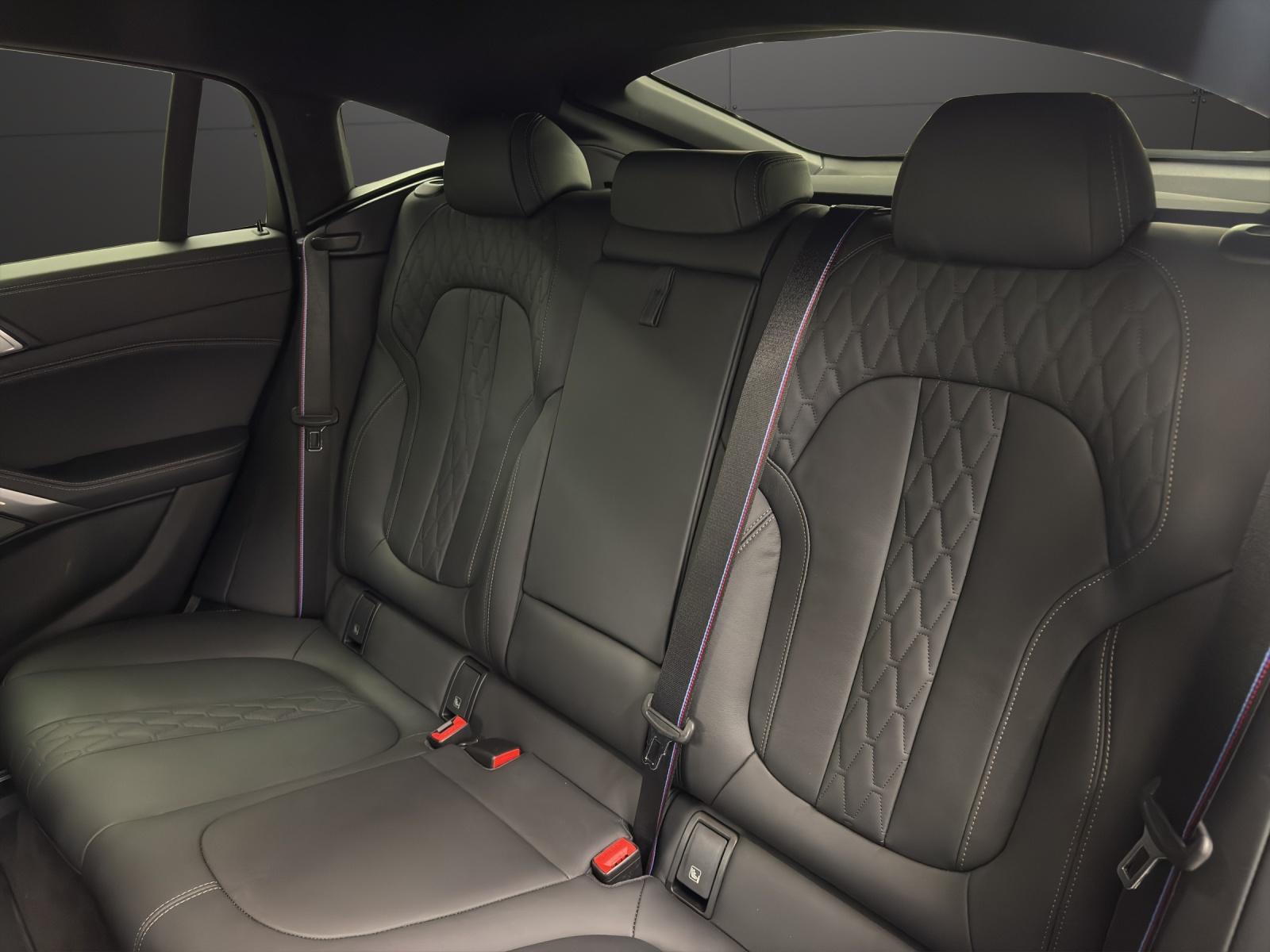 BMW X6 40i xDrive M Sport-image-15