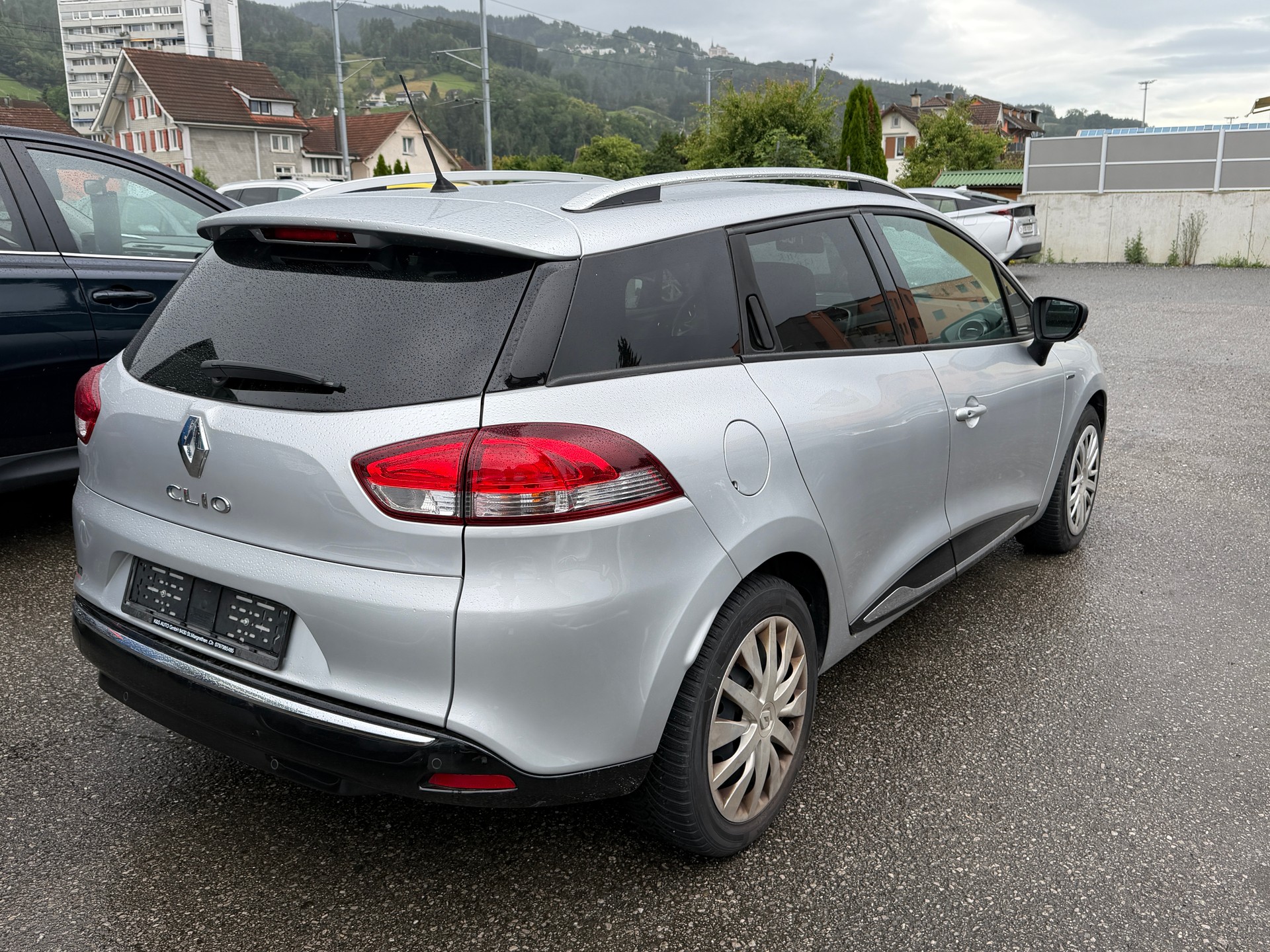 RENAULT Clio Grandtour 1.2 16V T Limited EDC-image-14
