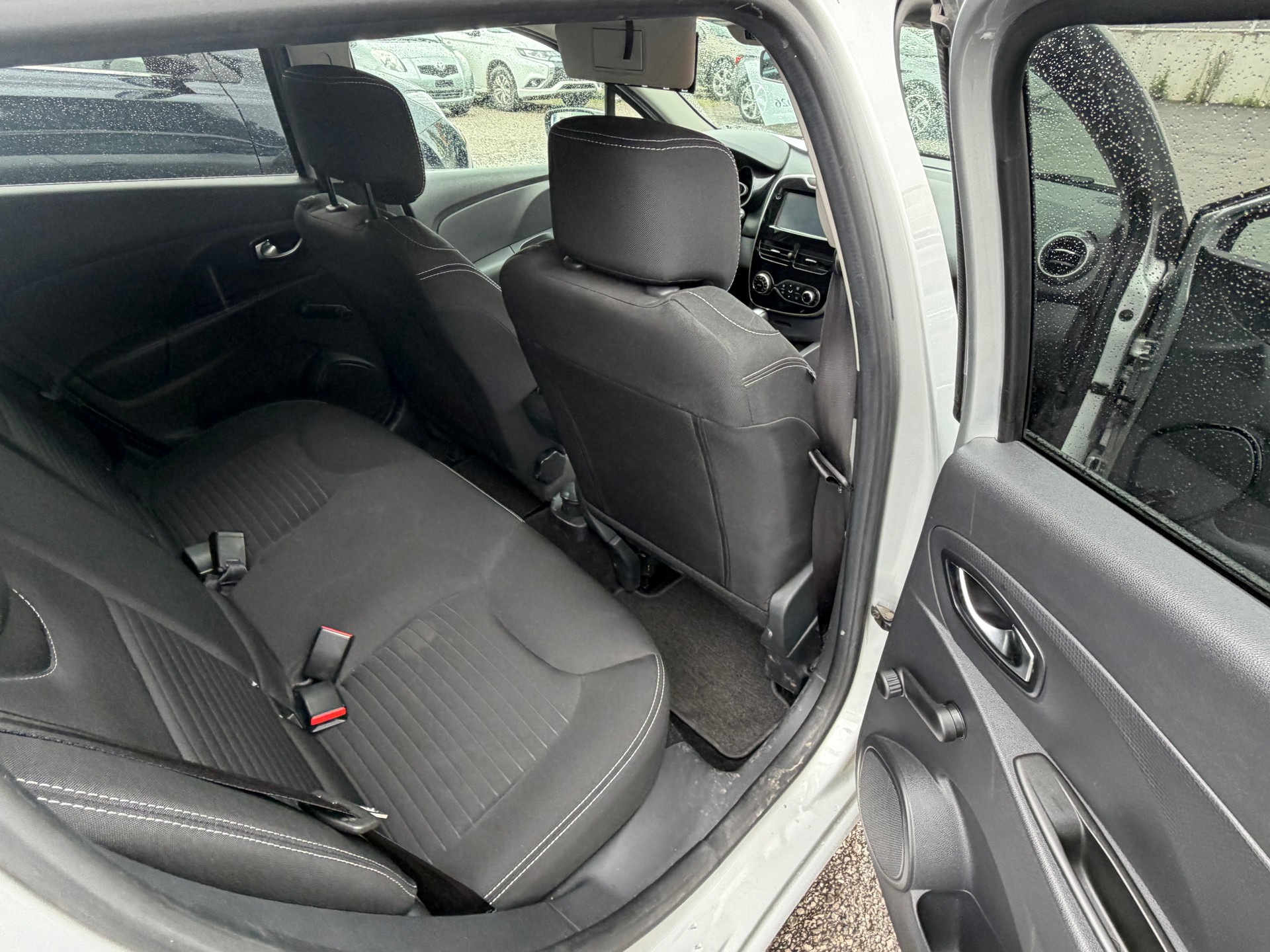 RENAULT Clio Grandtour 1.2 16V T Limited EDC-image-9