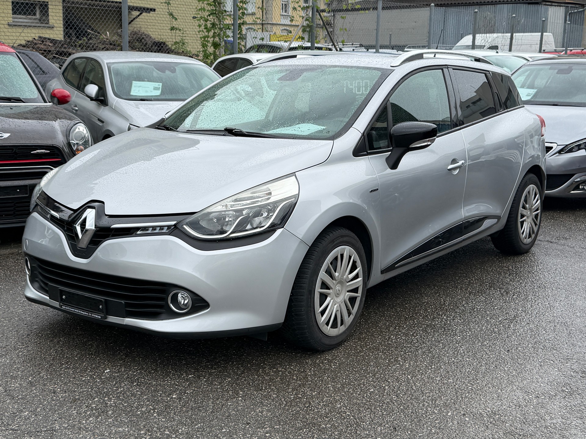 RENAULT Clio Grandtour 1.2 16V T Limited EDC-image-4