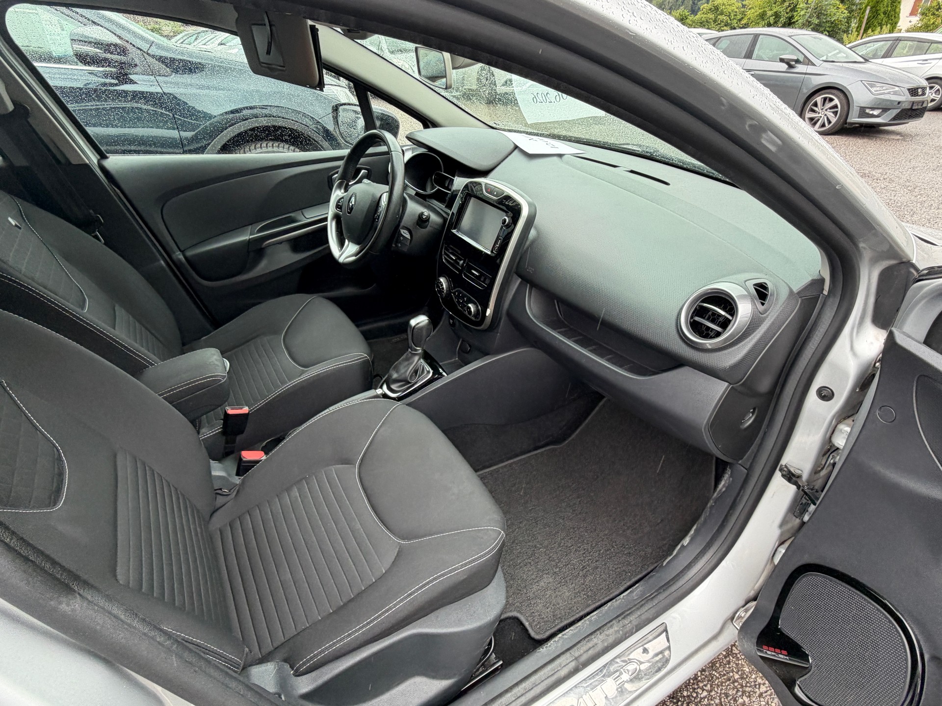 RENAULT Clio Grandtour 1.2 16V T Limited EDC-image-6