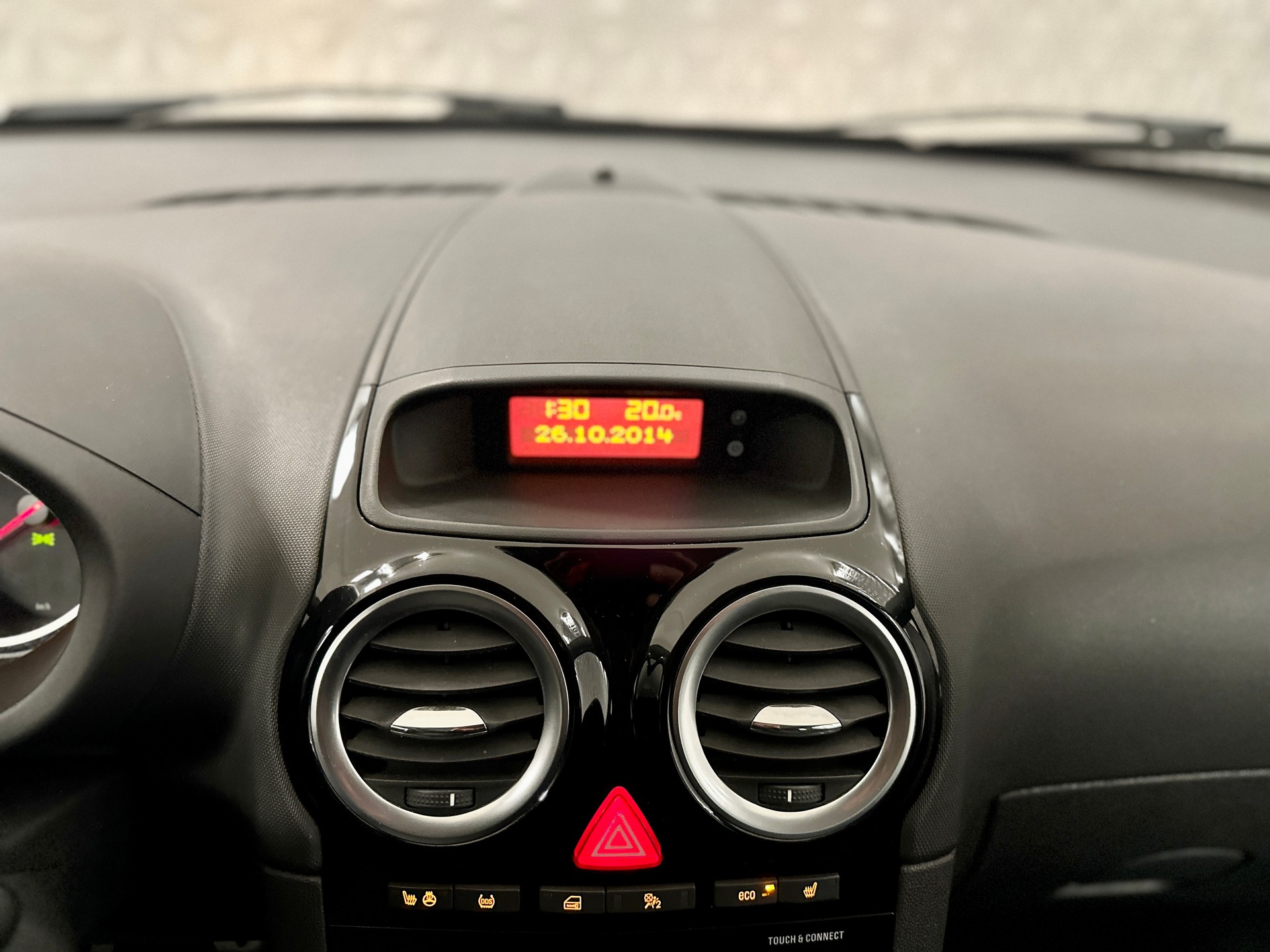 OPEL Corsa 1.4 Turbo Active Edition-image-14