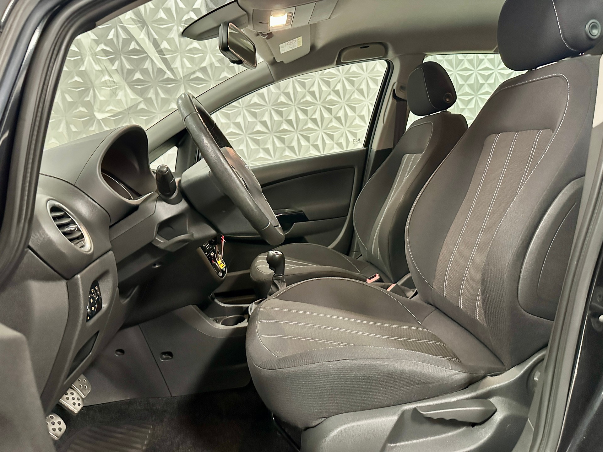 OPEL Corsa 1.4 Turbo Active Edition-image-11