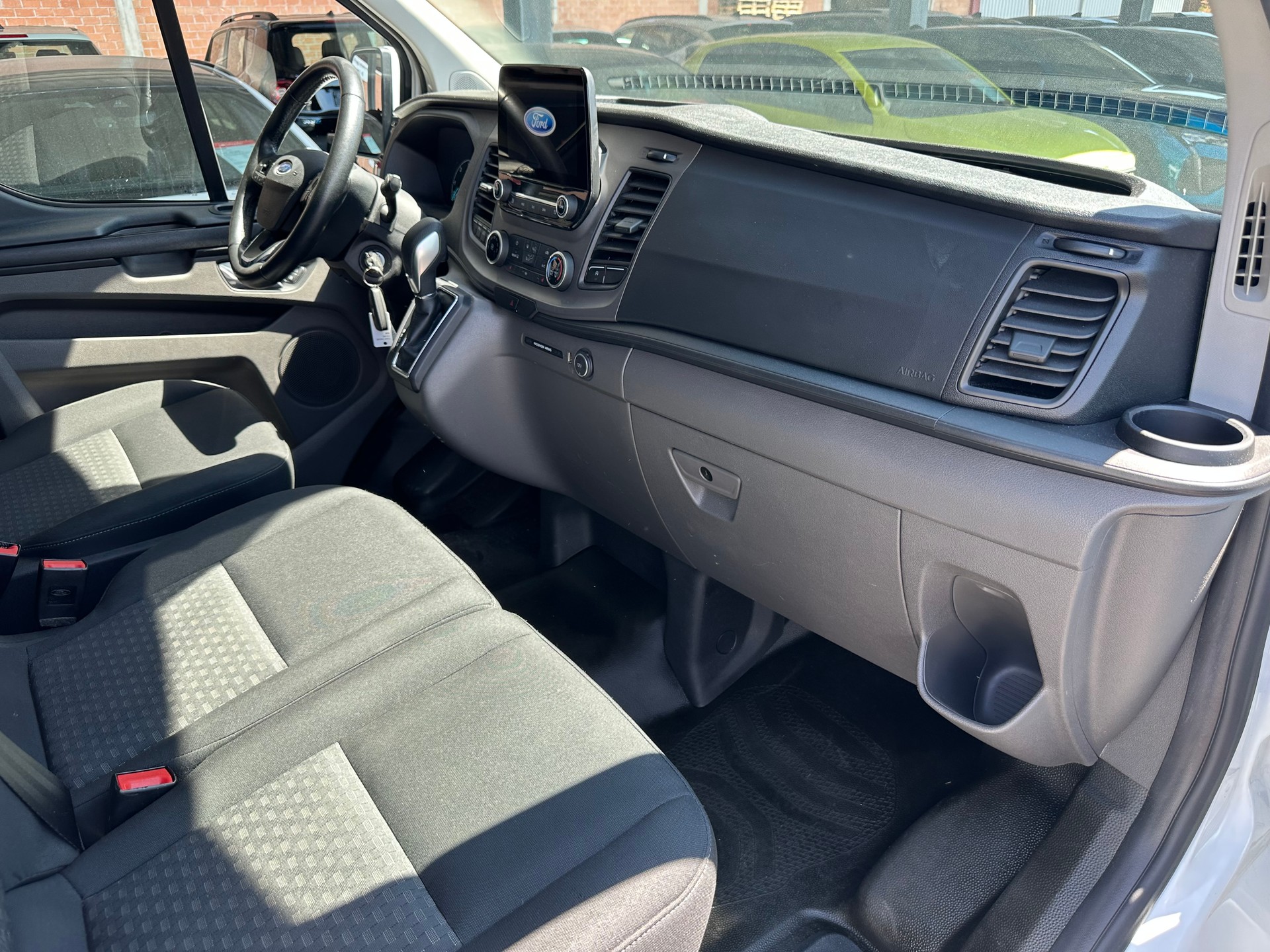 FORD Transit Custom Van 300 L1H1 Trend A-image-3