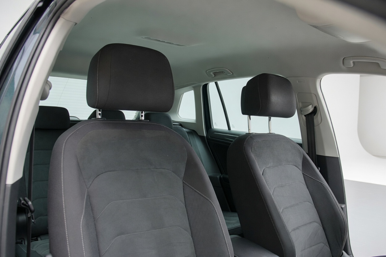 VW Tiguan 2.0 TDI SCR R-LINE 4Motion DSG-image-13