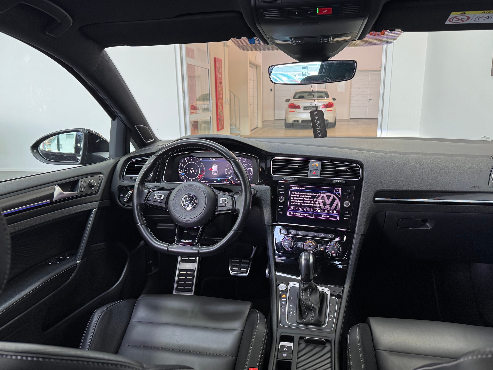 VW Golf 2.0 TSI R 4Motion DSG *Performance Pack / Nappa Leder / Rückfahrkamera / DynAudio / Keyless / Digital Cockpit*-image-13