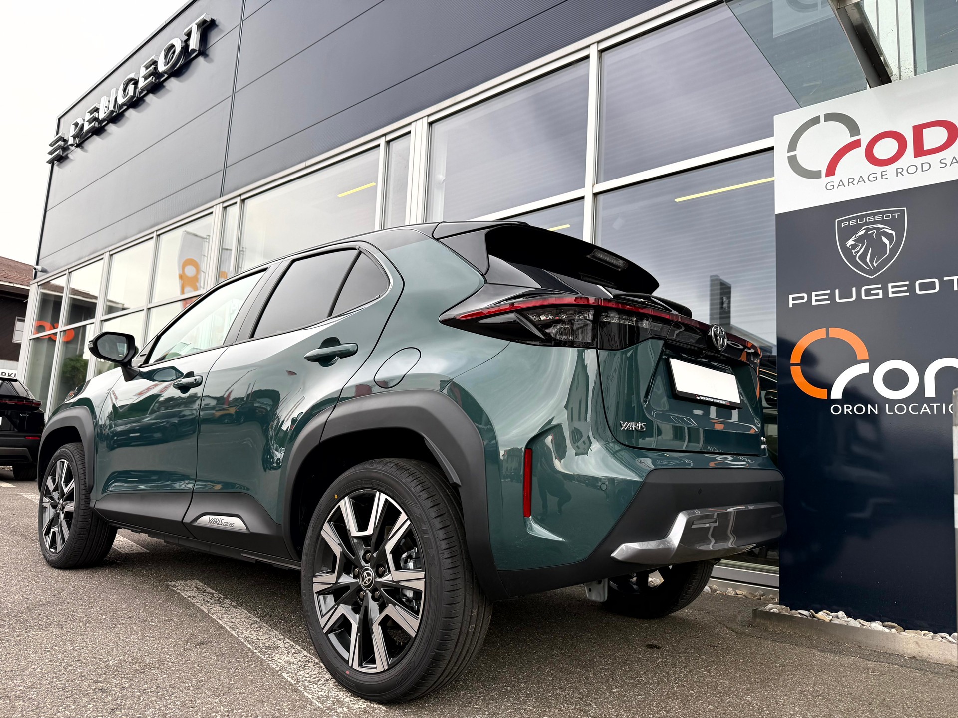 TOYOTA Yaris Cross 1.5 Premium AWDi e-CVT-image-7
