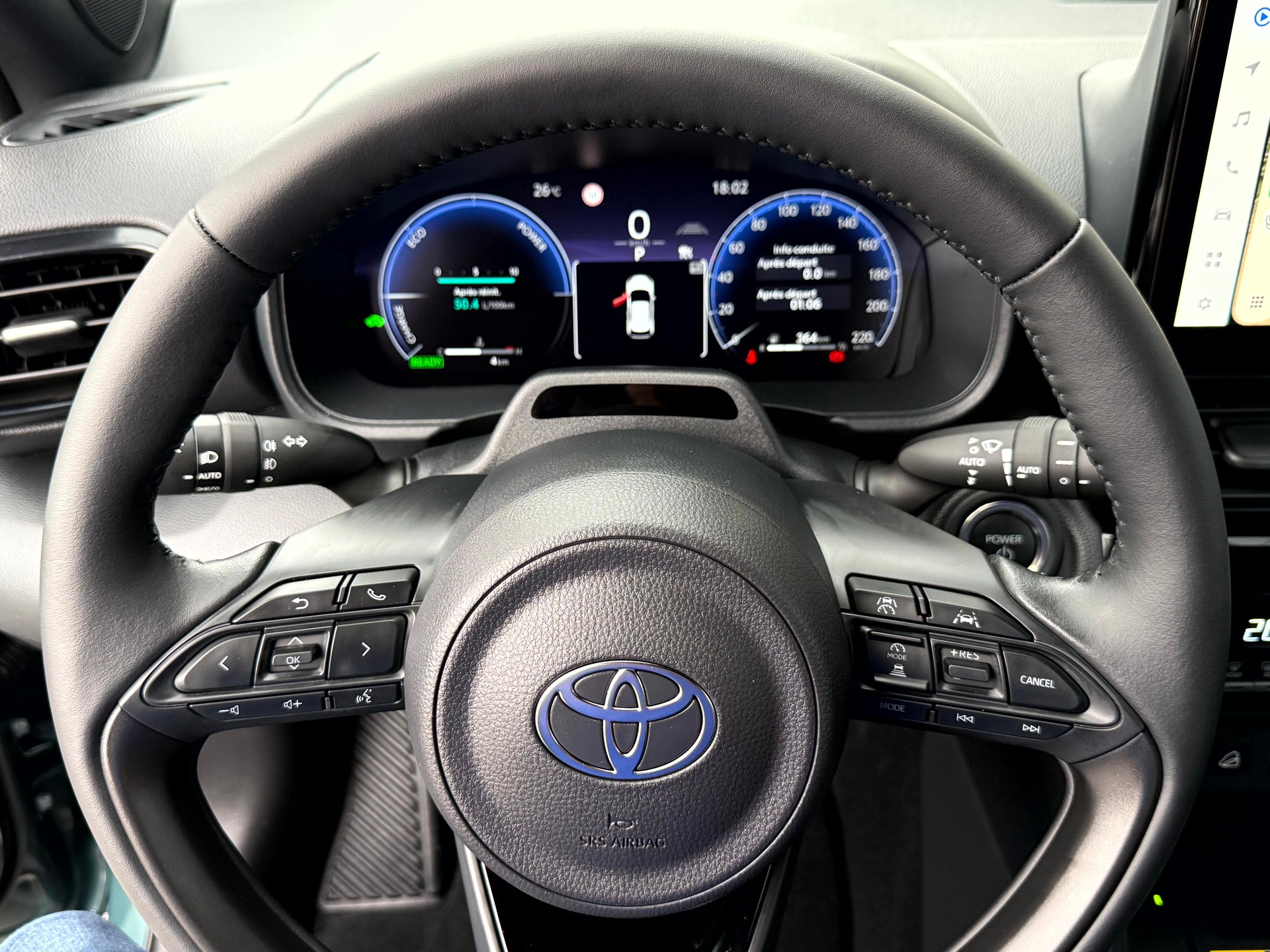 TOYOTA Yaris Cross 1.5 Premium AWDi e-CVT-image-18