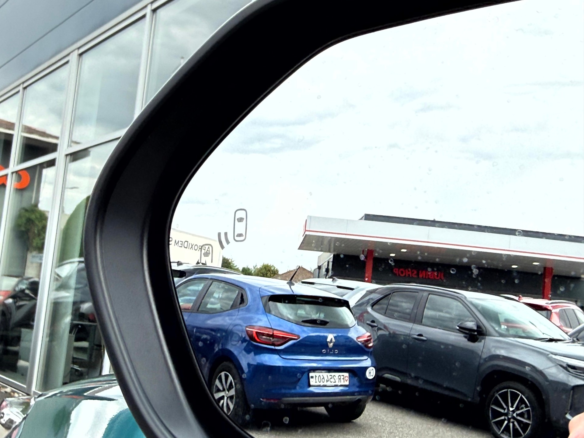 TOYOTA Yaris Cross 1.5 Premium AWDi e-CVT-image-6