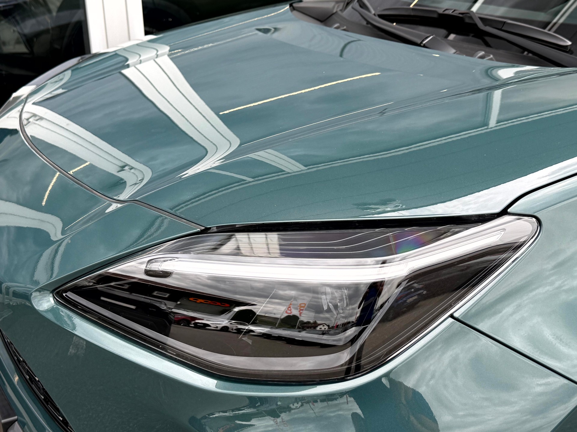 TOYOTA Yaris Cross 1.5 Premium AWDi e-CVT-image-2