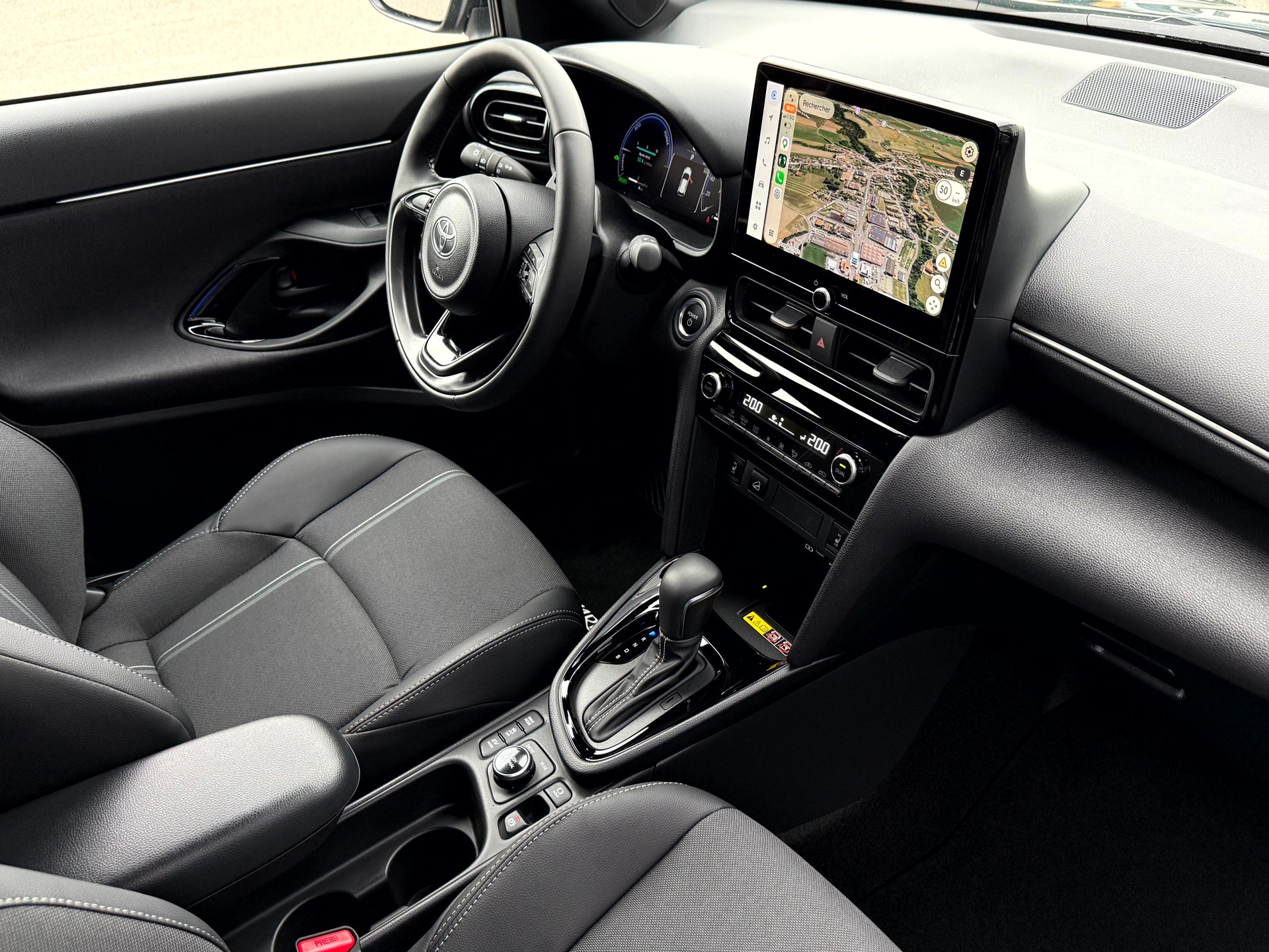 TOYOTA Yaris Cross 1.5 Premium AWDi e-CVT-image-13