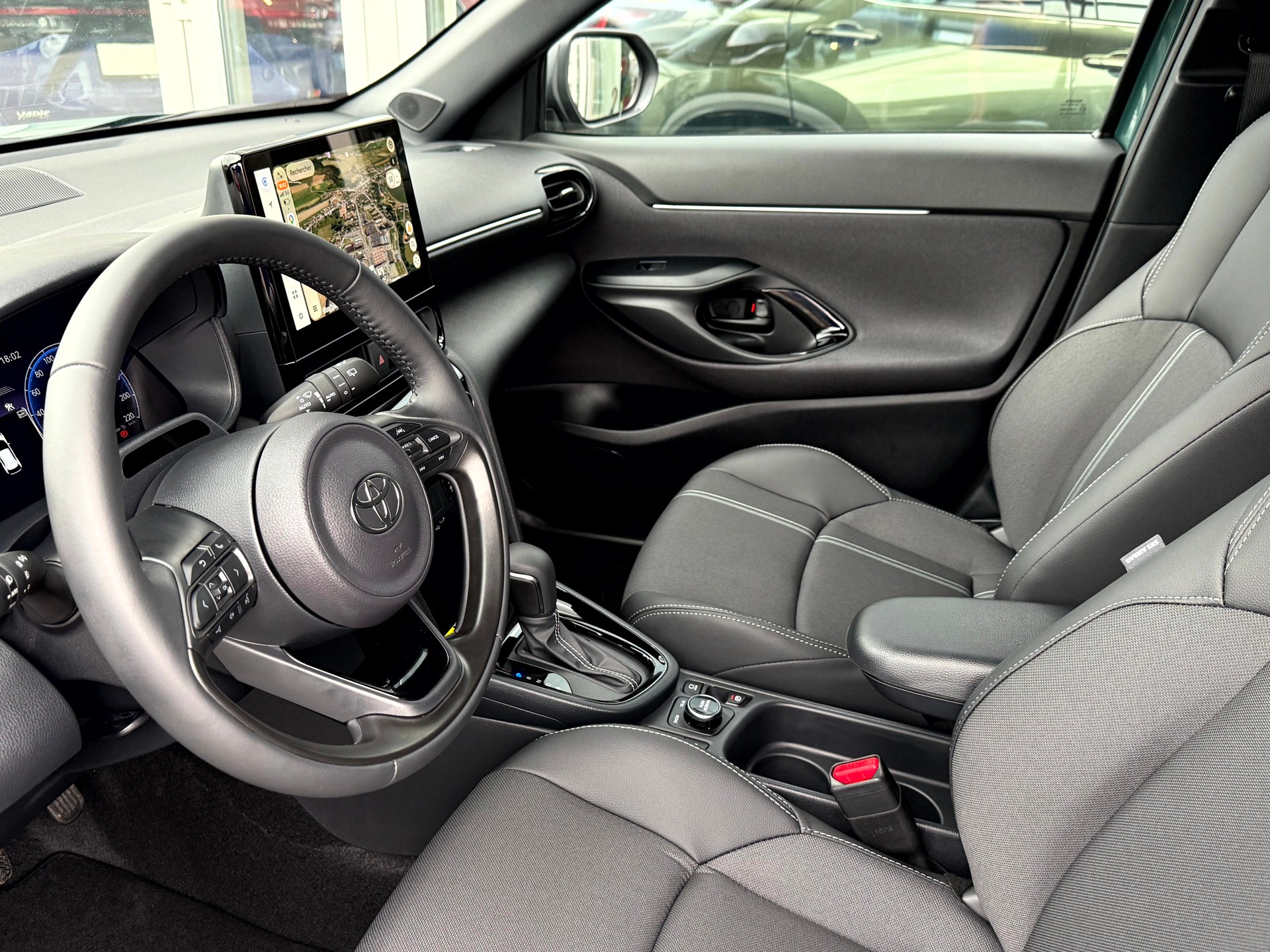 TOYOTA Yaris Cross 1.5 Premium AWDi e-CVT-image-15