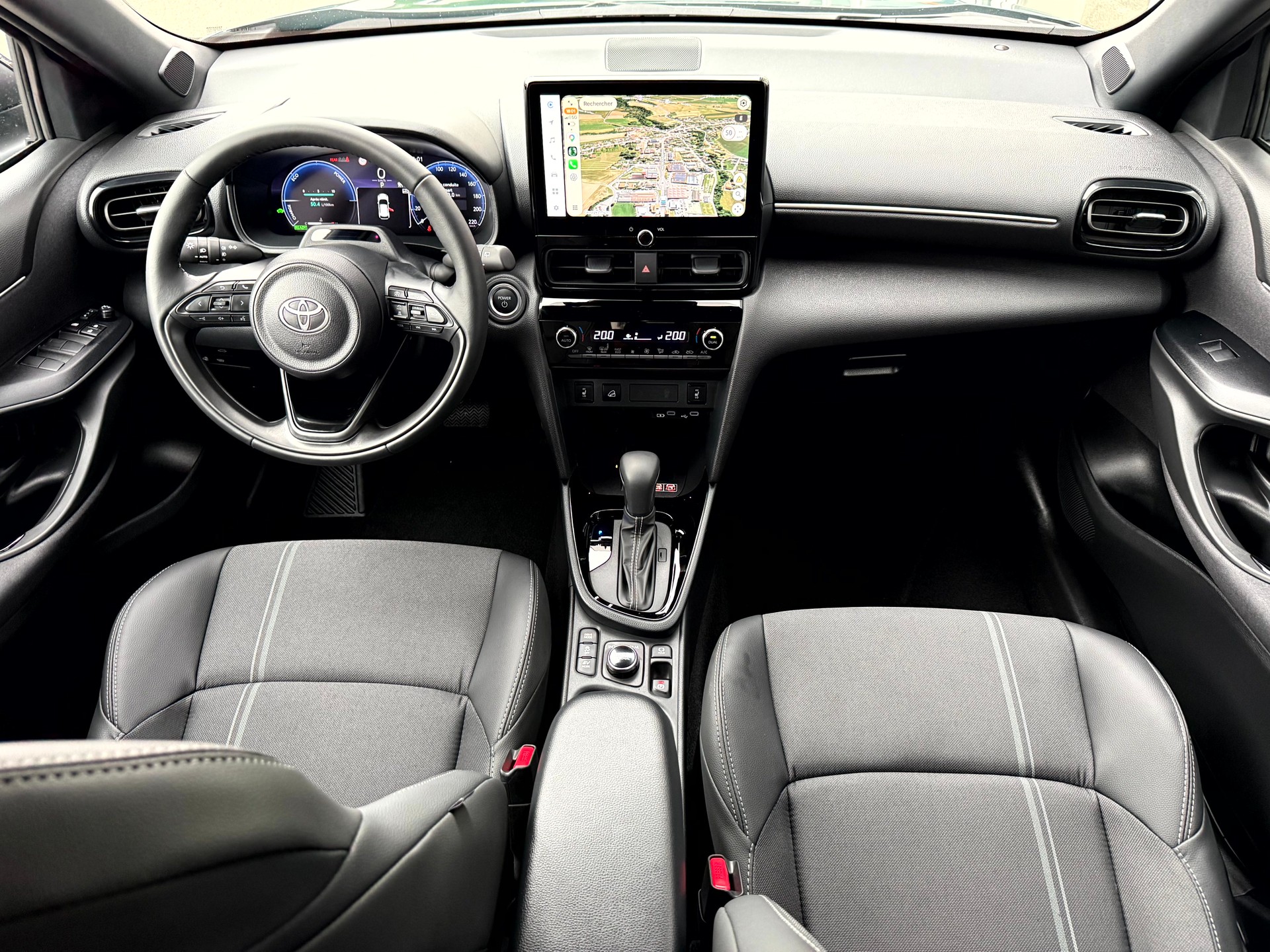 TOYOTA Yaris Cross 1.5 Premium AWDi e-CVT-image-12