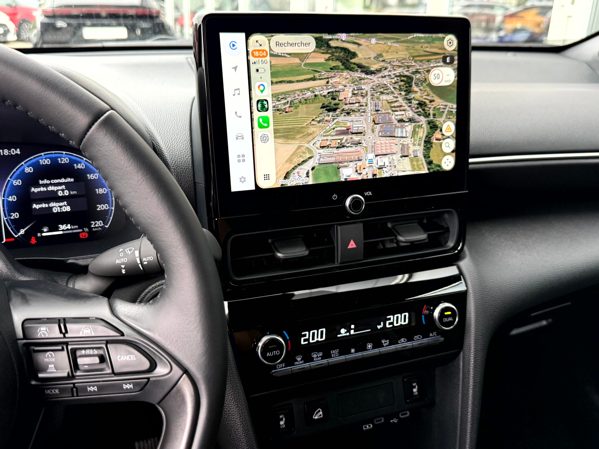 TOYOTA Yaris Cross 1.5 Premium AWDi e-CVT-image-24