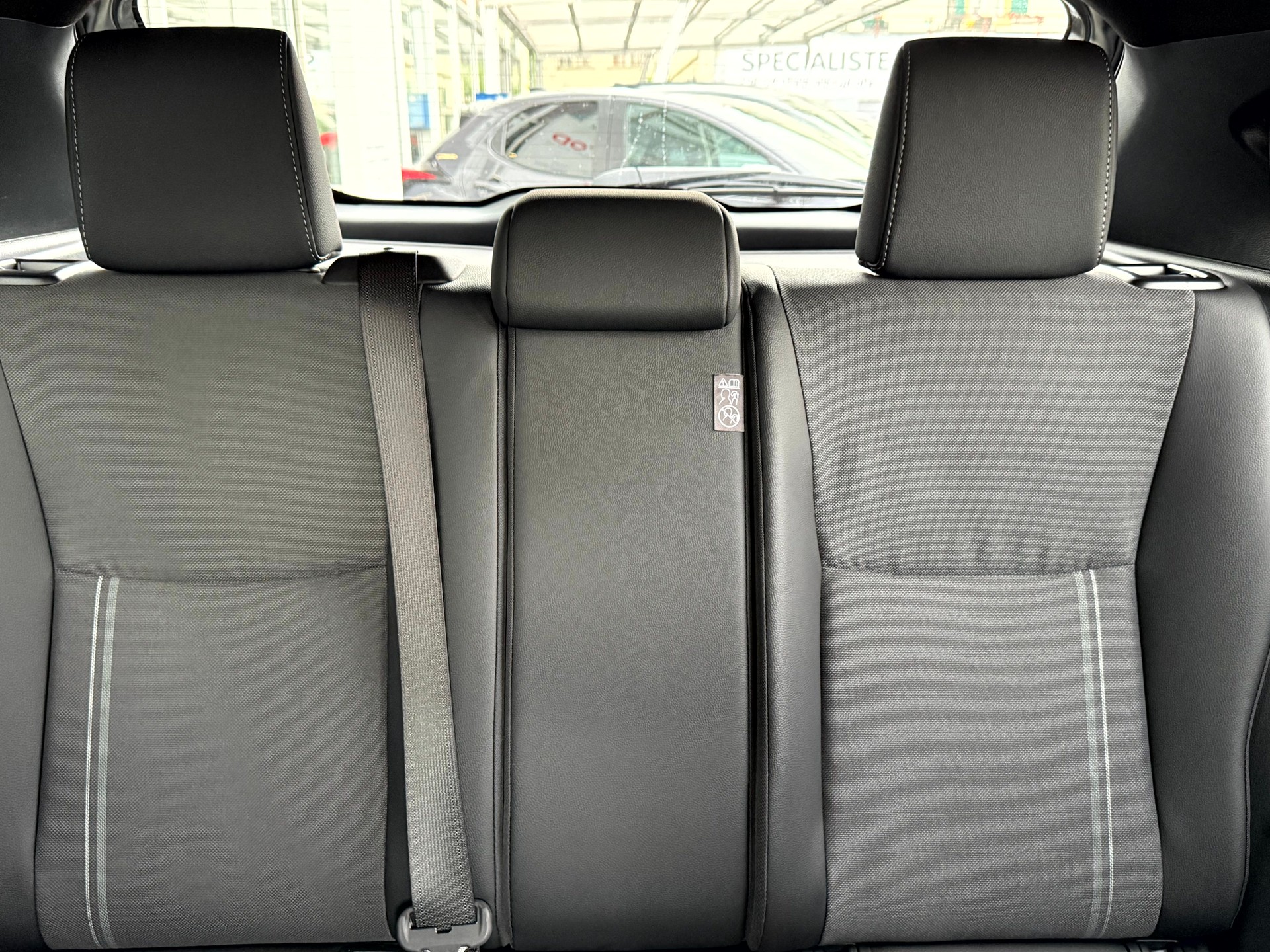 TOYOTA Yaris Cross 1.5 Premium AWDi e-CVT-image-14