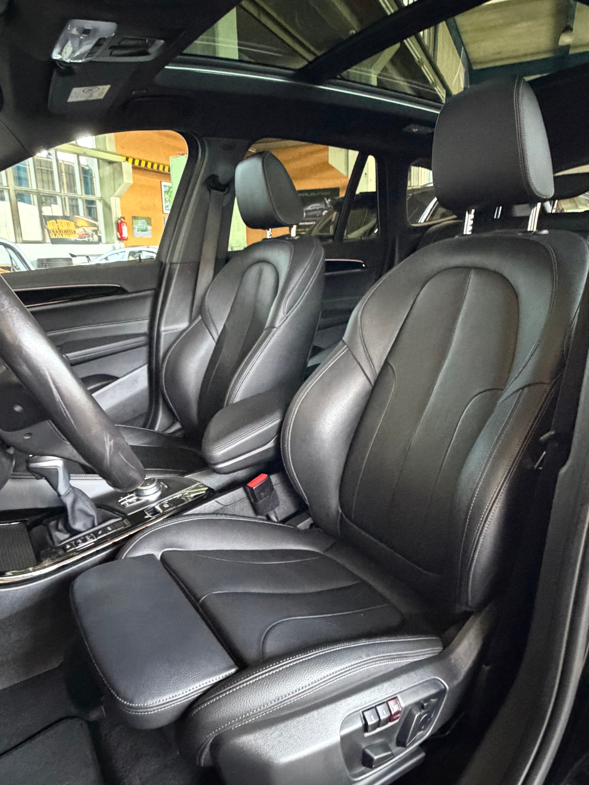 BMW X1 xDrive 25e M Sport / M- & M- Aero-Paket / Steptronic-image-2