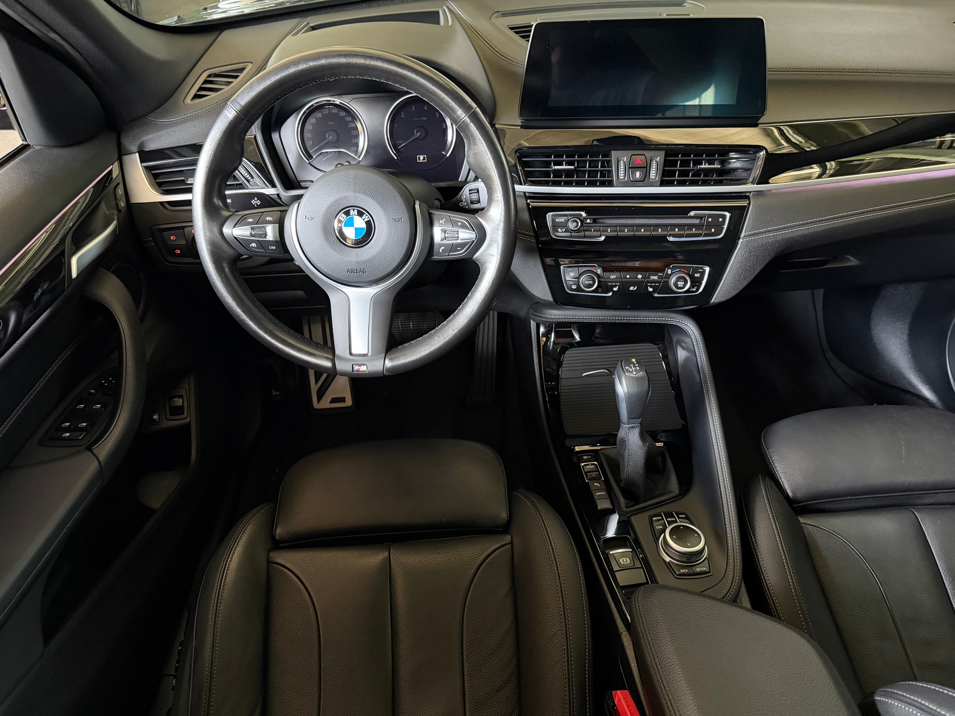 BMW X1 xDrive 25e M Sport / M- & M- Aero-Paket / Steptronic-image-7