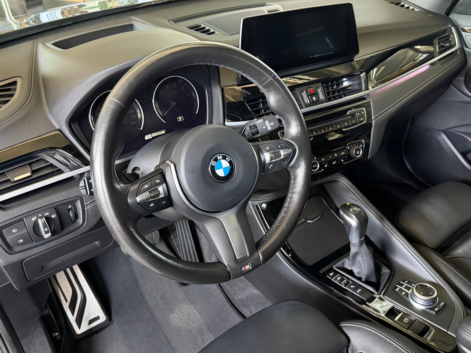 BMW X1 xDrive 25e M Sport / M- & M- Aero-Paket / Steptronic-image-19