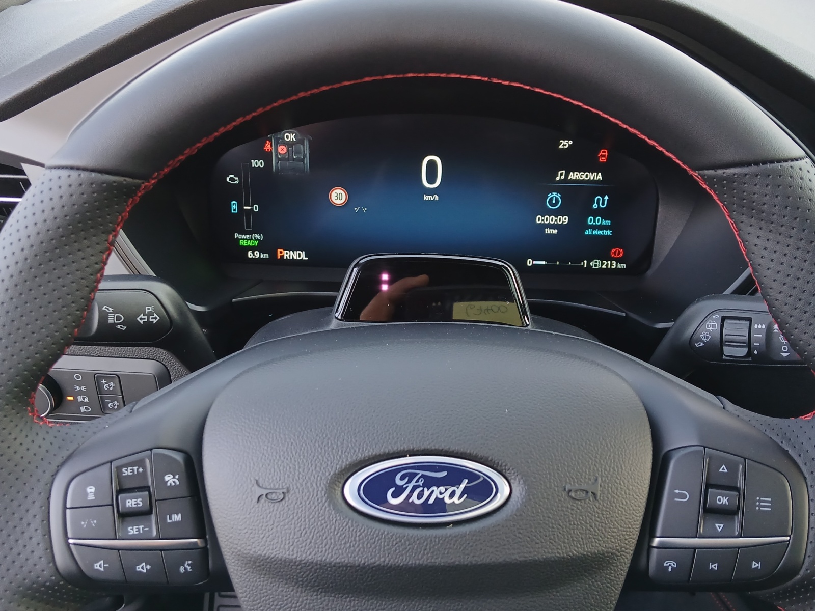 FORD Kuga 2.5 Hybrid ST-Line X 4x4 Black Edition-image-9