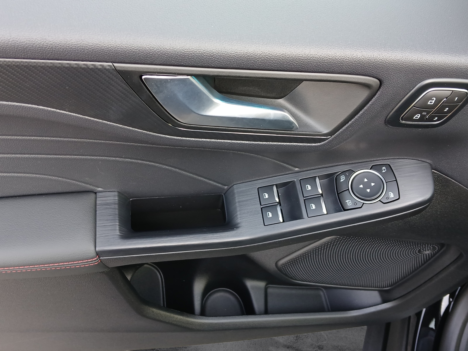 FORD Kuga 2.5 Hybrid ST-Line X 4x4 Black Edition-image-14