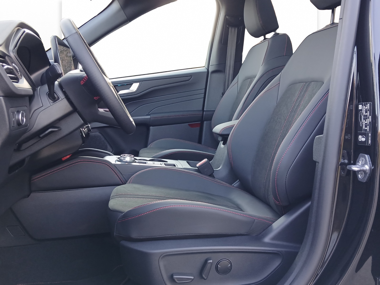 FORD Kuga 2.5 Hybrid ST-Line X 4x4 Black Edition-image-6