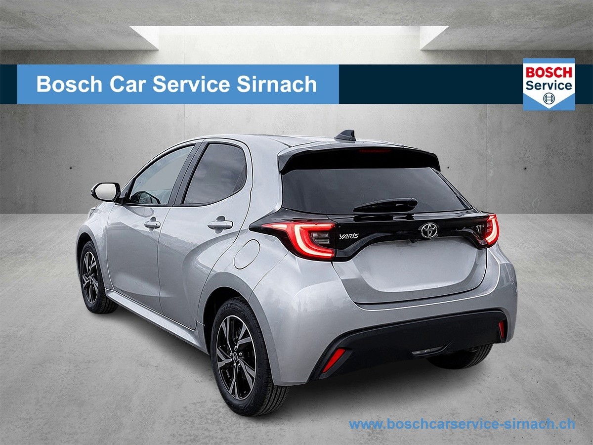 TOYOTA Yaris 1.5 Comfort e-CVT VVTi-HSD SPORT-image-2