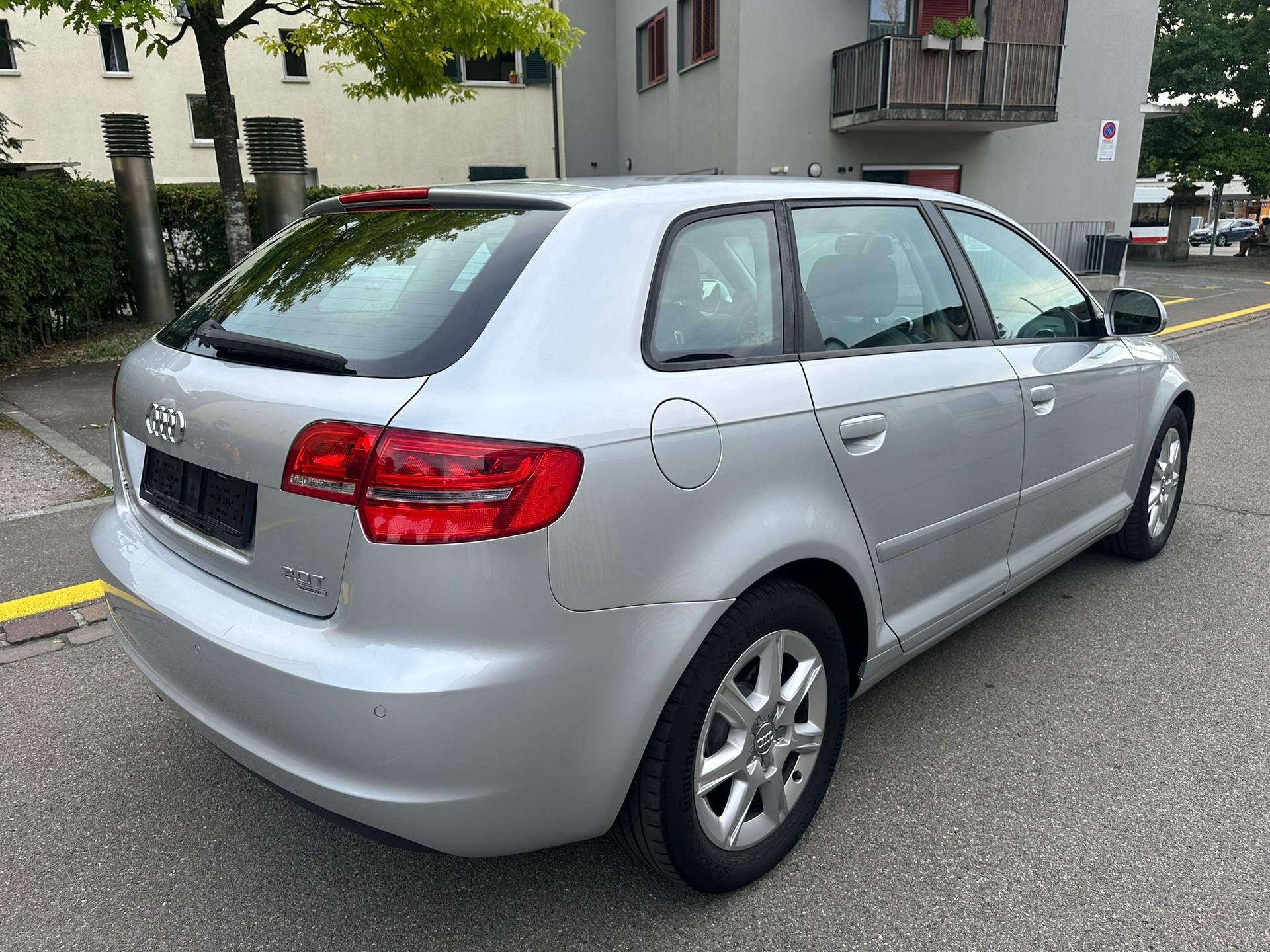 AUDI A3 Sportback 2.0 TFSI Ambition quattro S-tronic-image-5