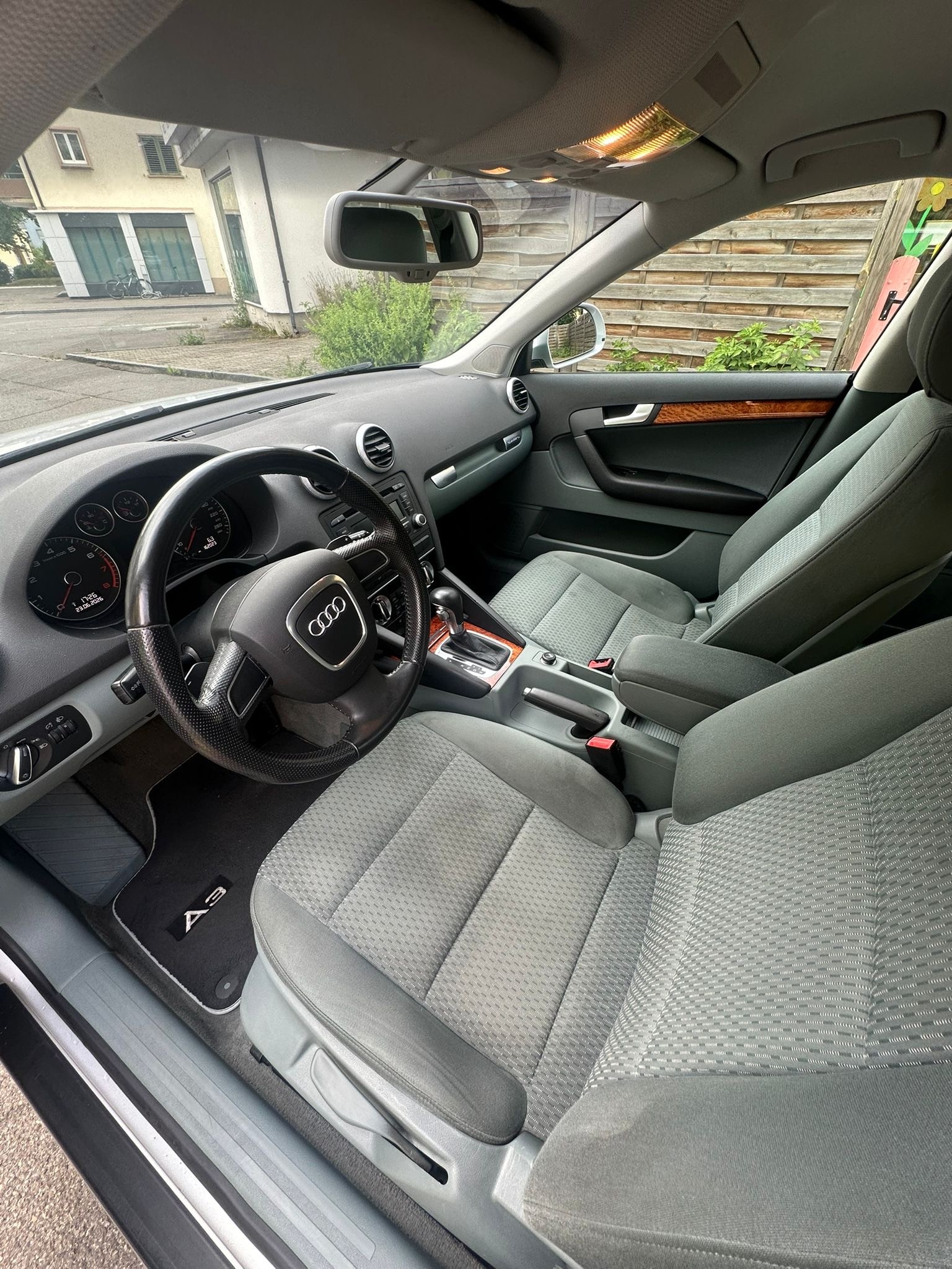 AUDI A3 Sportback 2.0 TFSI Ambition quattro S-tronic-image-11