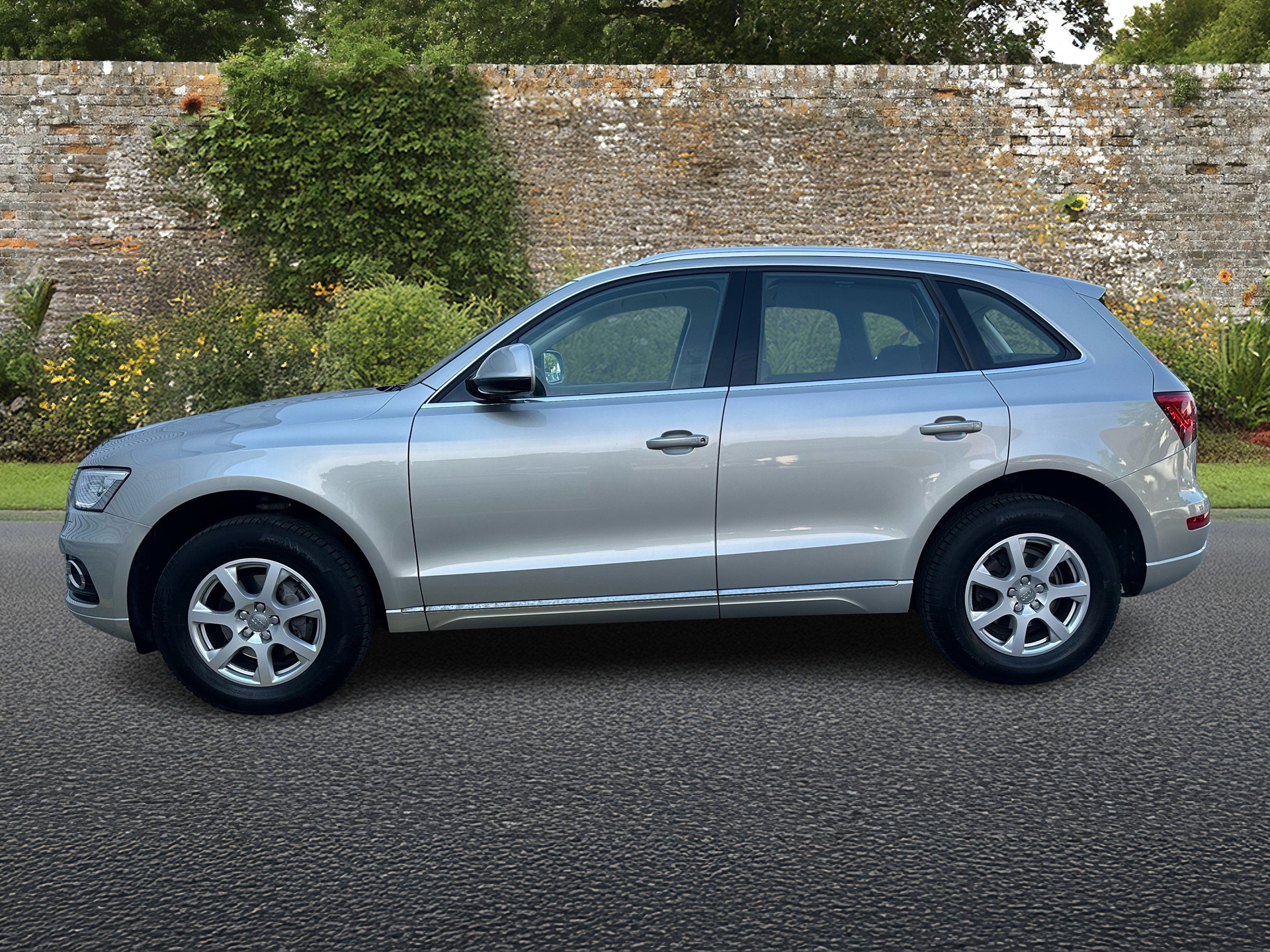 AUDI Q5 2.0 TFSI quattro tiptronic-image-1