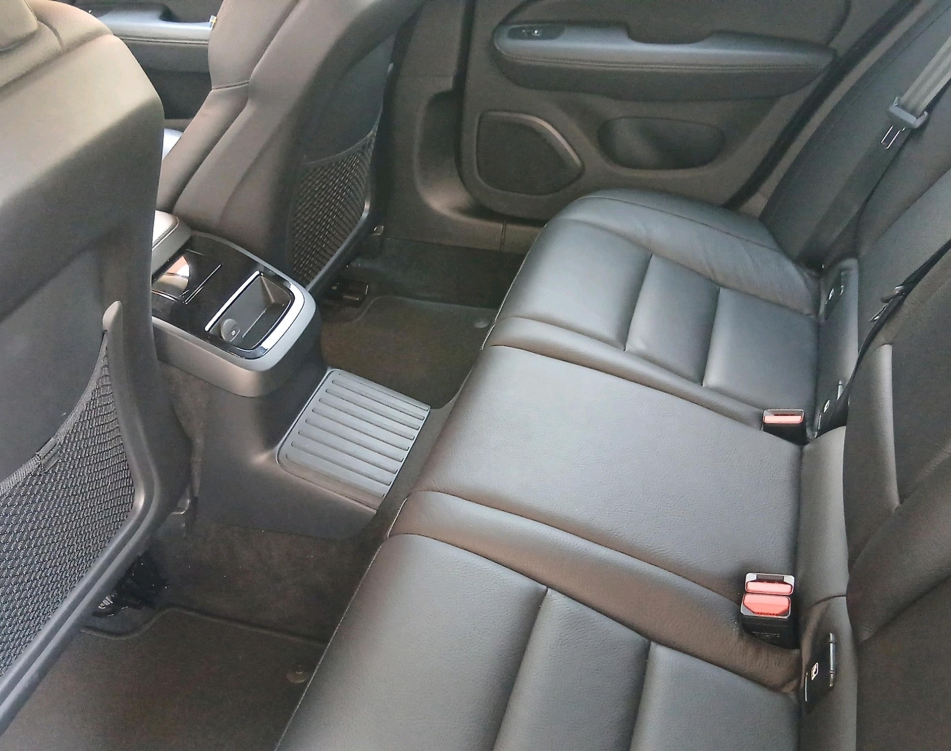 VOLVO V60 2.0 T6 TE Inscription eAWD-showroom-element-3