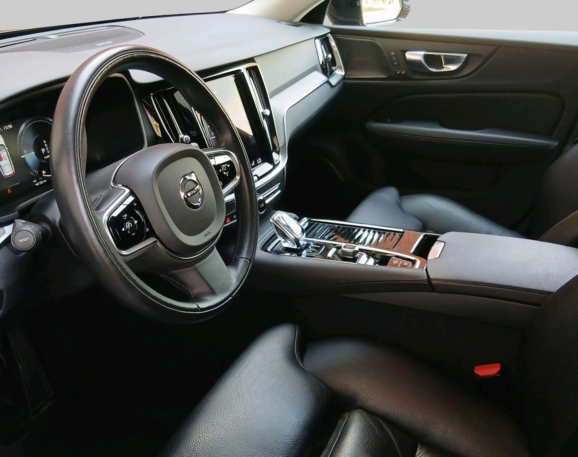 VOLVO V60 2.0 T6 TE Inscription eAWD-showroom-element-2