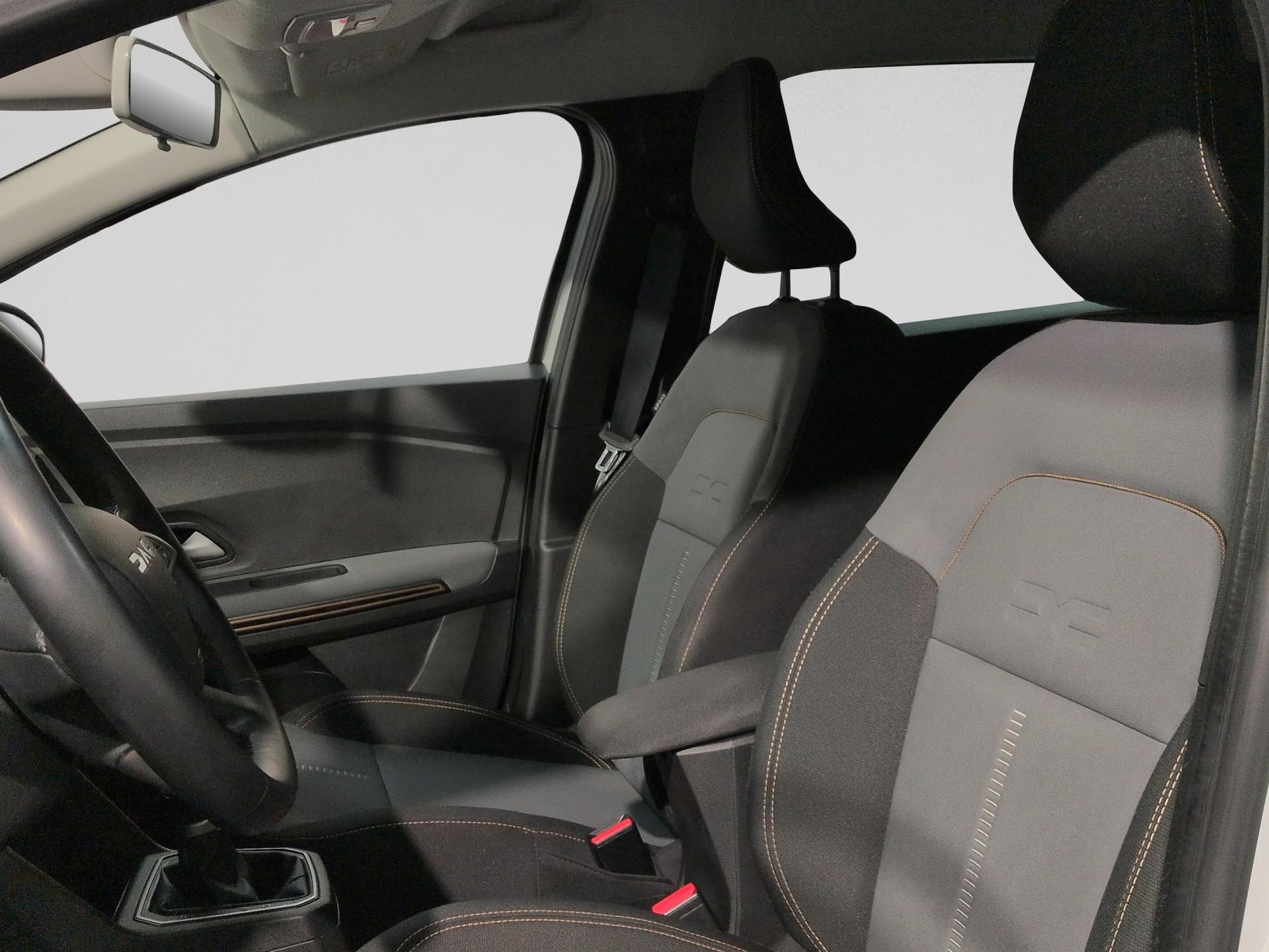 DACIA Jogger HEV 140 Extreme-image-8