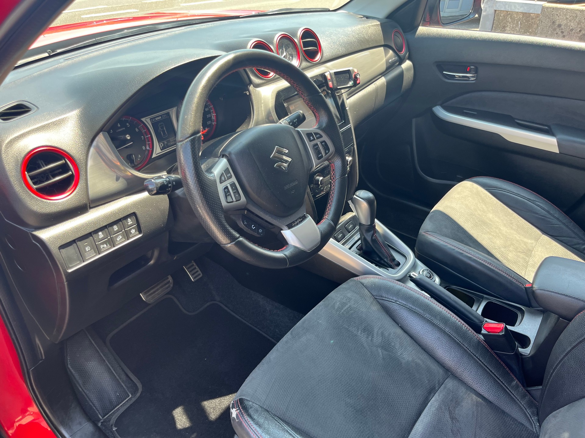 SUZUKI Vitara 1.4 Boosterjet Sergio Cellano Top Autom.+++AB MFK+++-image-5