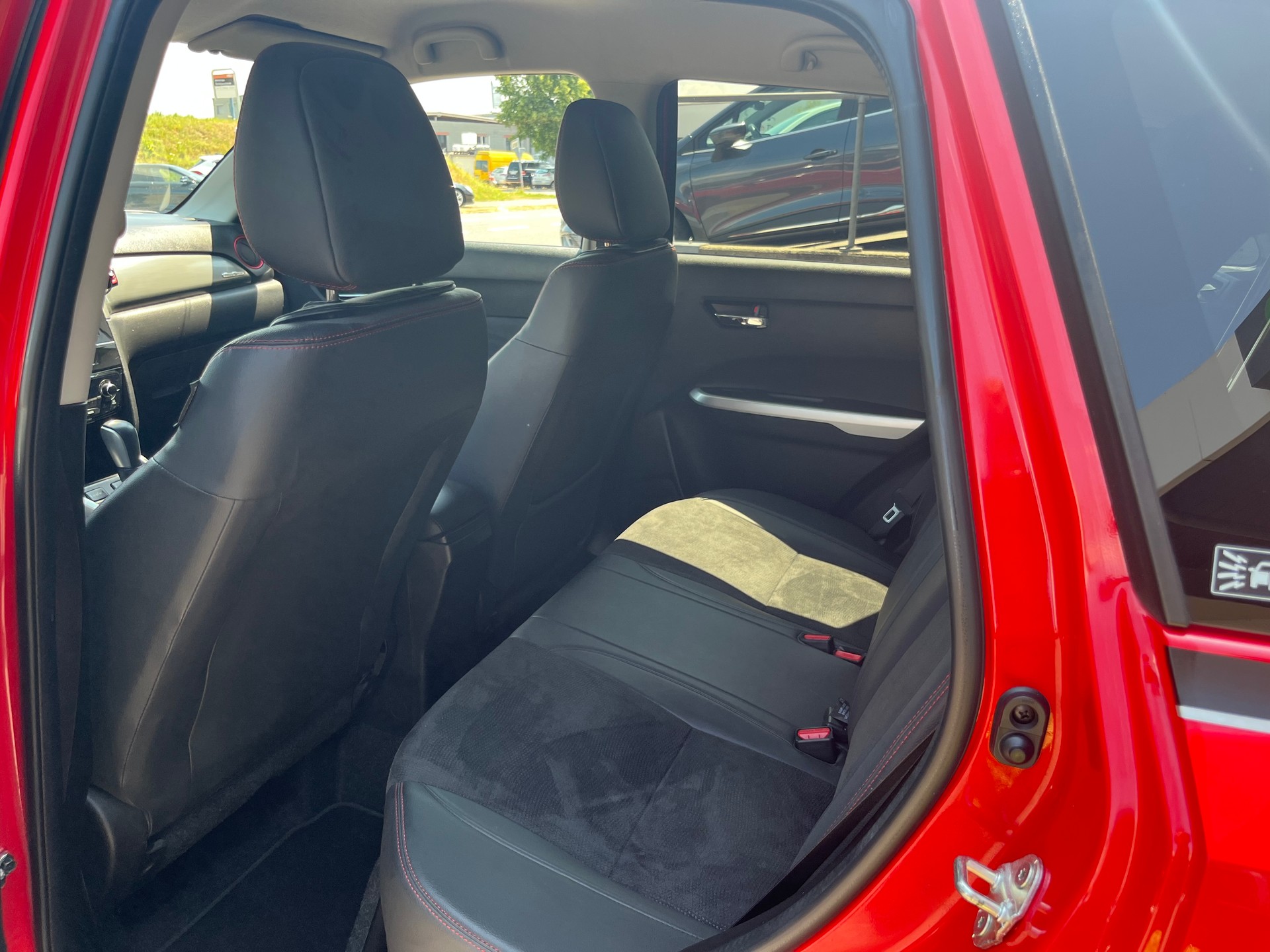 SUZUKI Vitara 1.4 Boosterjet Sergio Cellano Top Autom.+++AB MFK+++-image-13