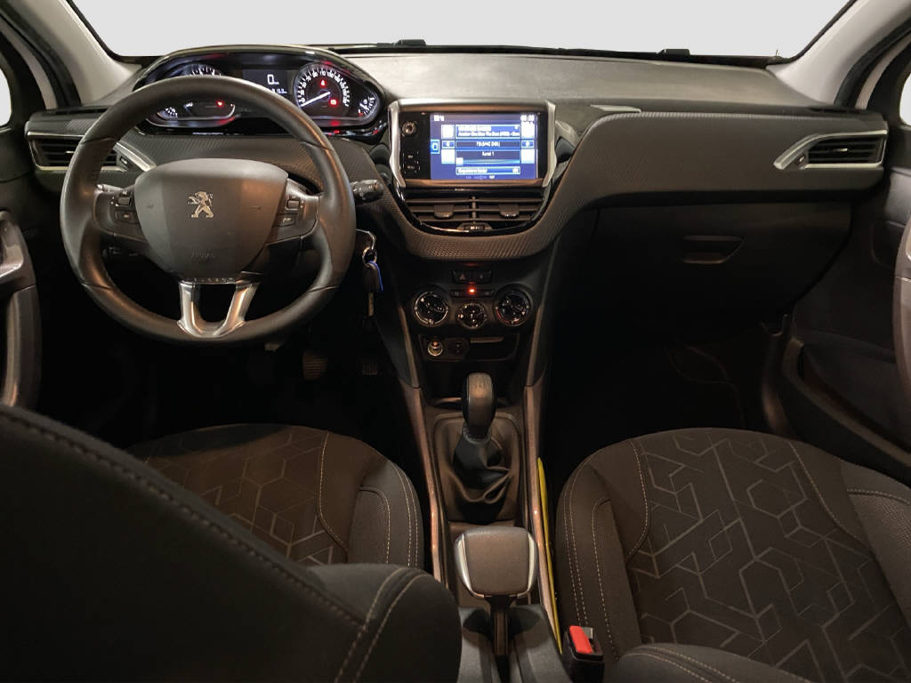 PEUGEOT 2008 1.2 PureTech Active-image-10