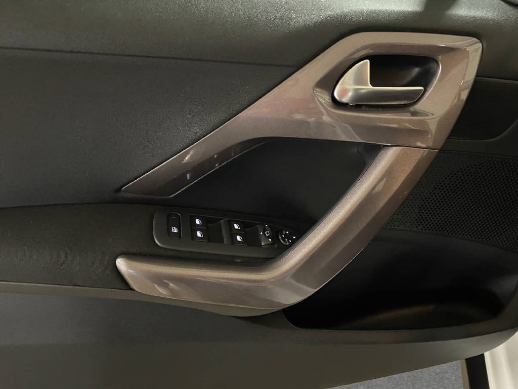 PEUGEOT 2008 1.2 PureTech Active-image-11